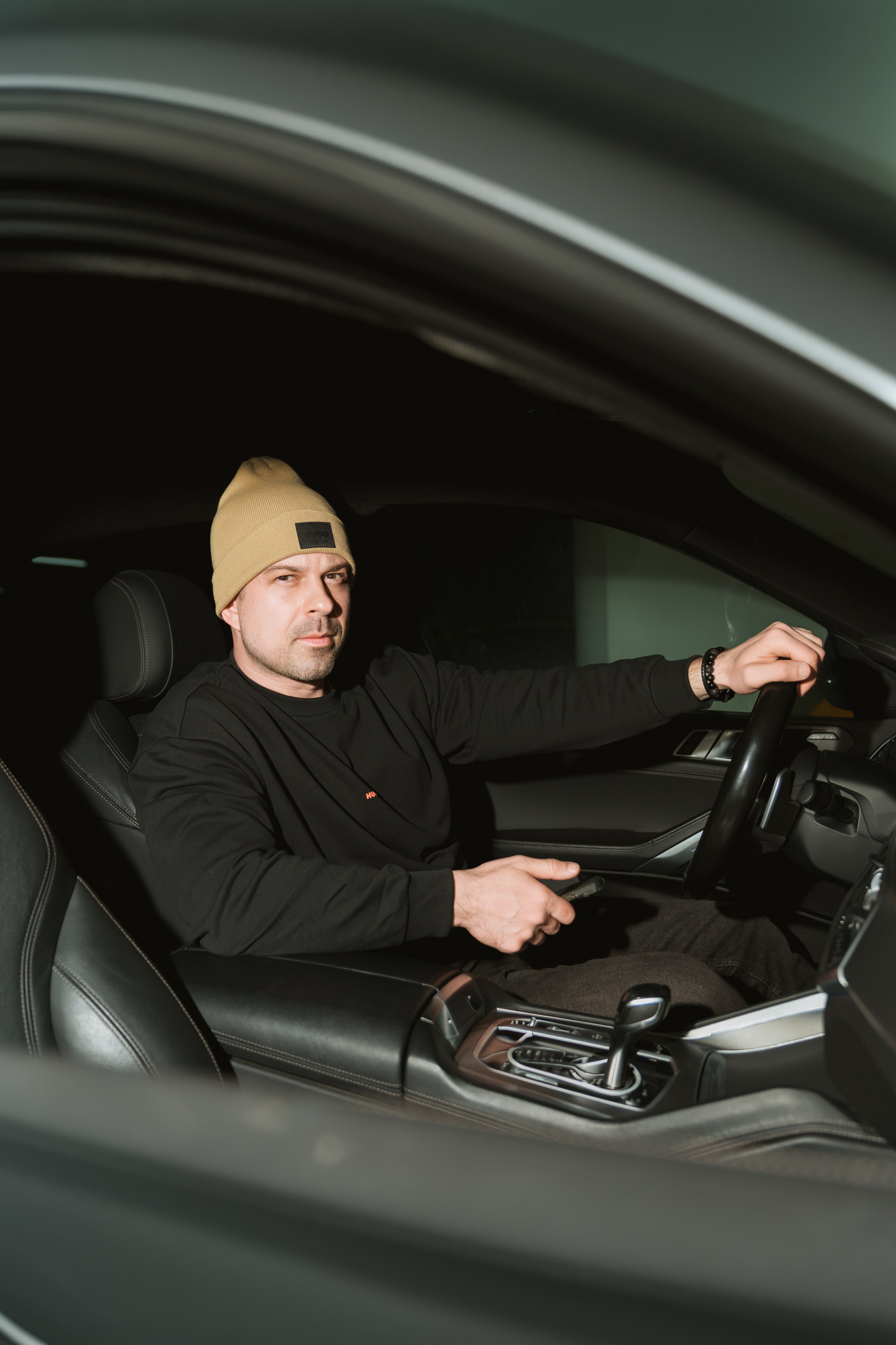 Современная фотосессия для специалиста IT-сферы. Портретный фотограф в Москве Фарид Леонов