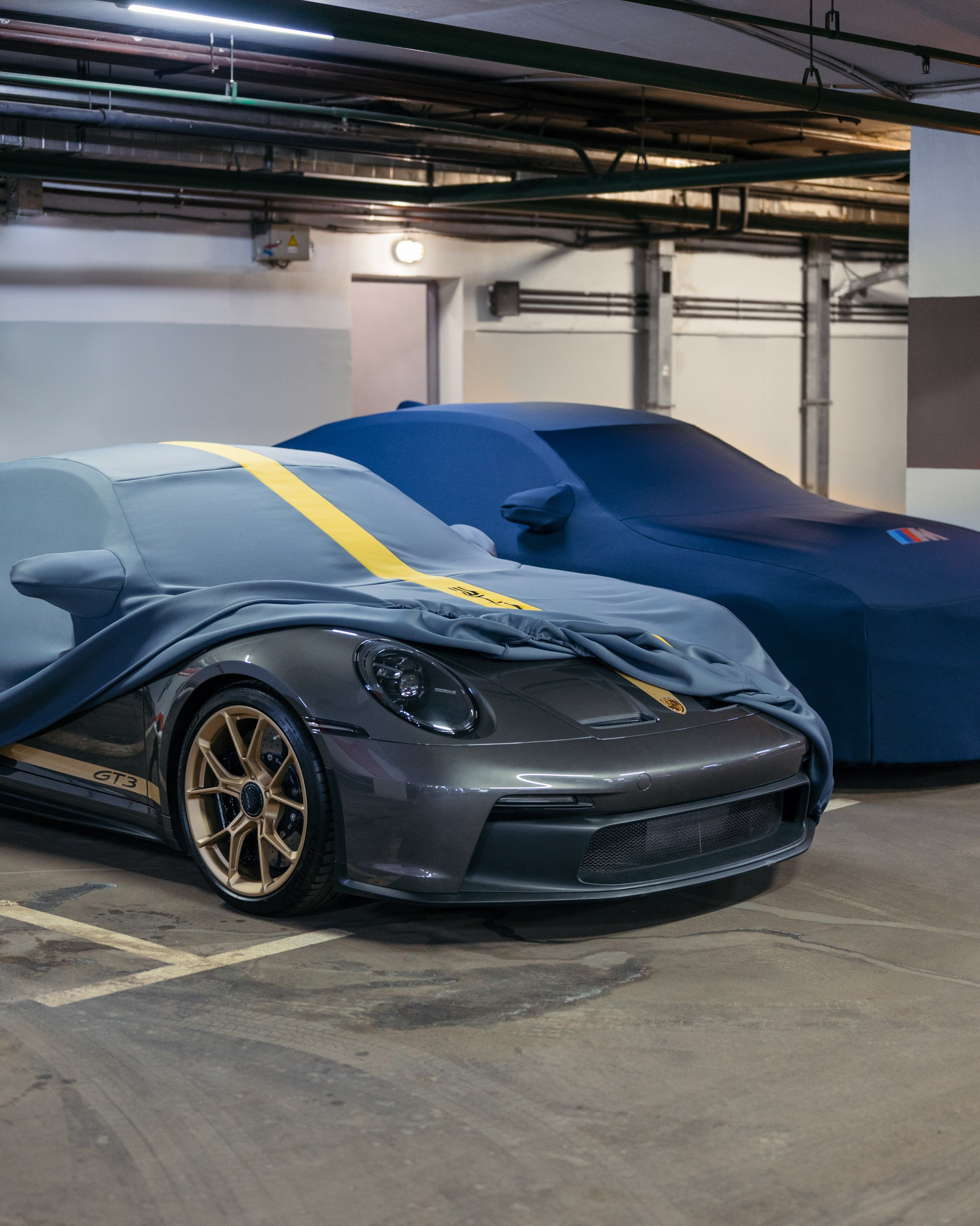 Porsche GT3 и BMW M4 чехлы для гаражного хранения. DeLorein