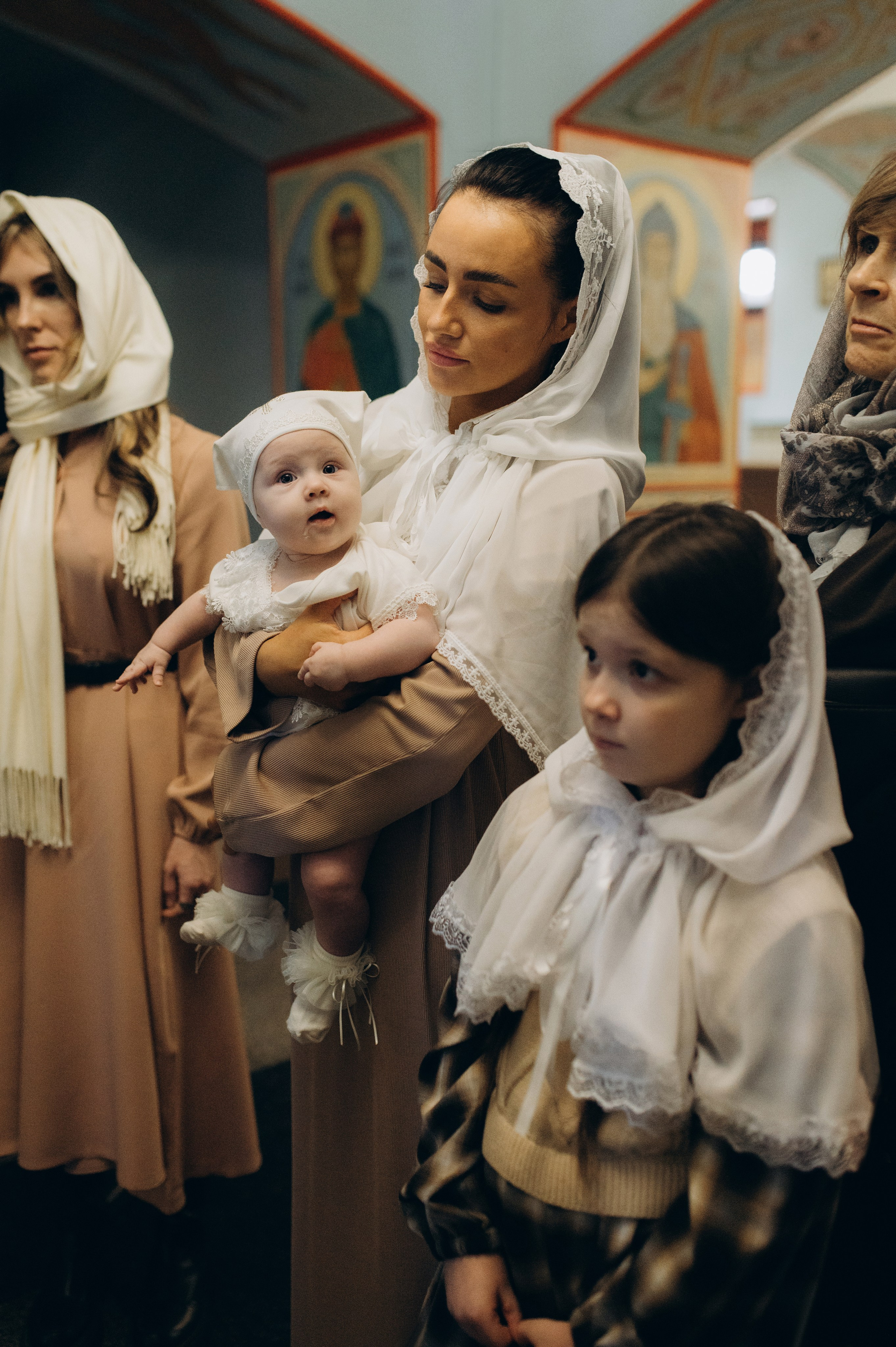 Съемка таинства крещения. Семейный фотограф в Новосибирске Женя Индрикова