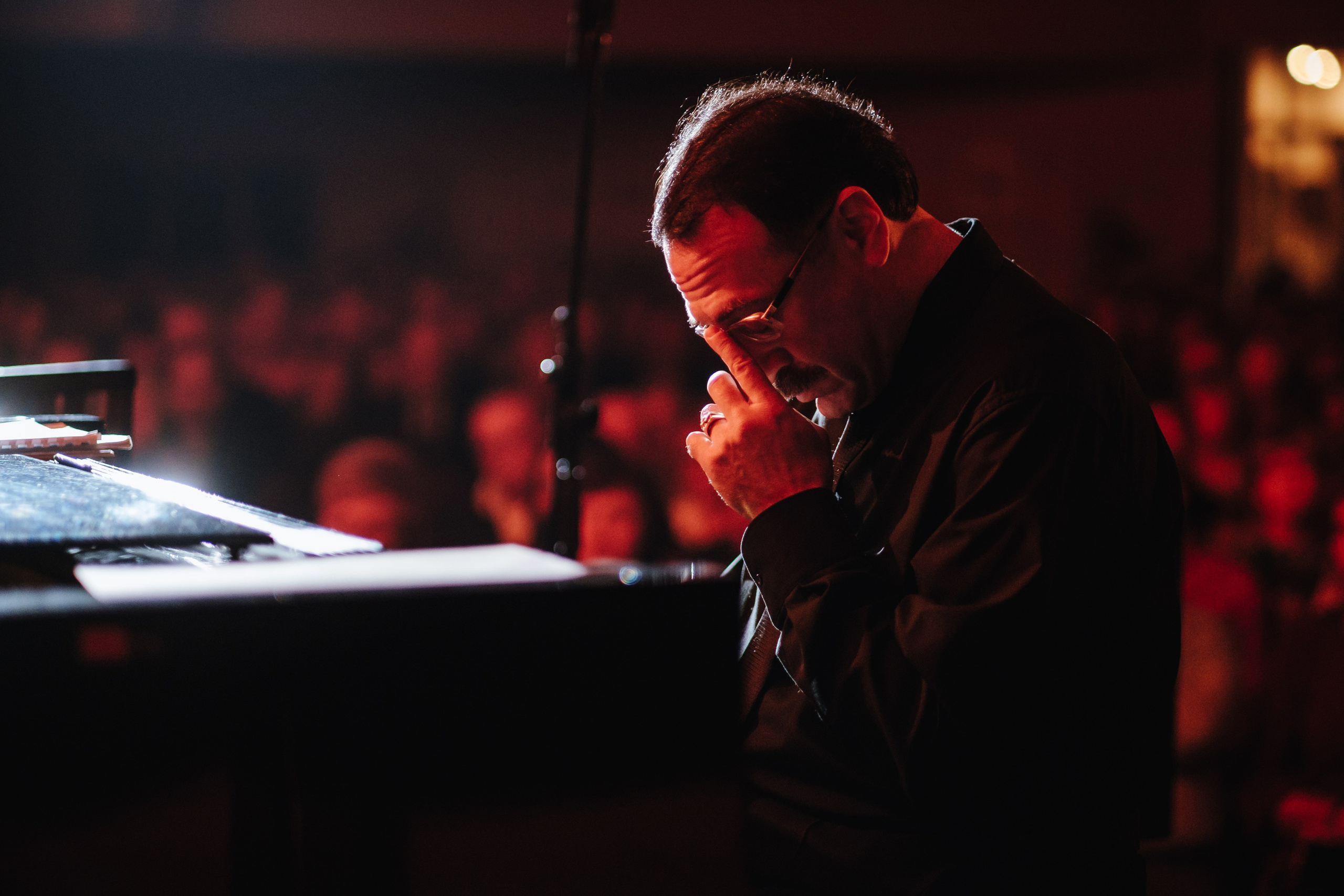 Концертный фотограф Виктор Гагарин. Снимаю крутые концерты в Сибири. Профессиональный фотограф Виктор Гагарин — Промышленная, Event, Портретная, Репортажная съемка в Новокузнецке, Кемерово, Новосибирске