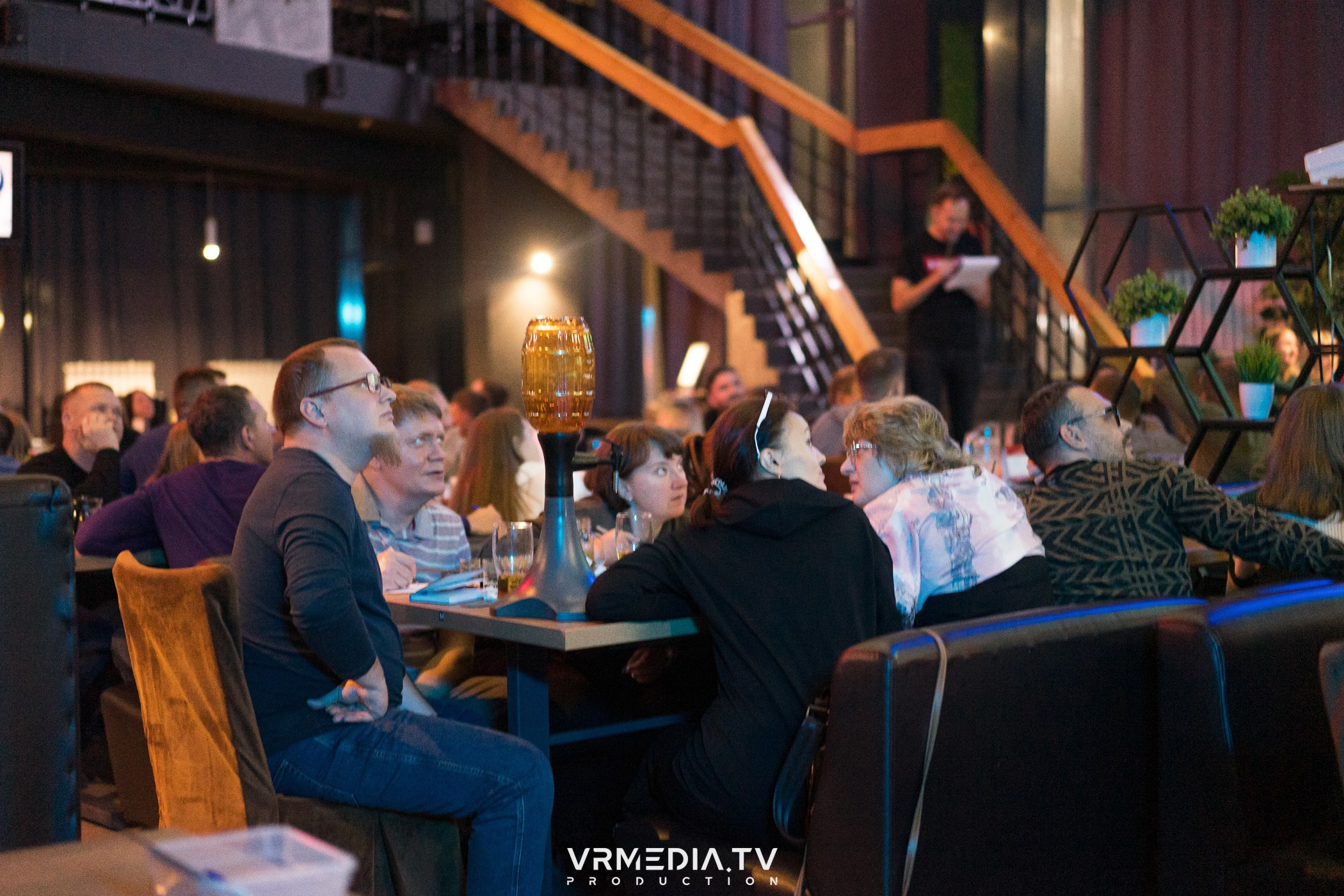 Эйнштейн Party в баре «Друзья»