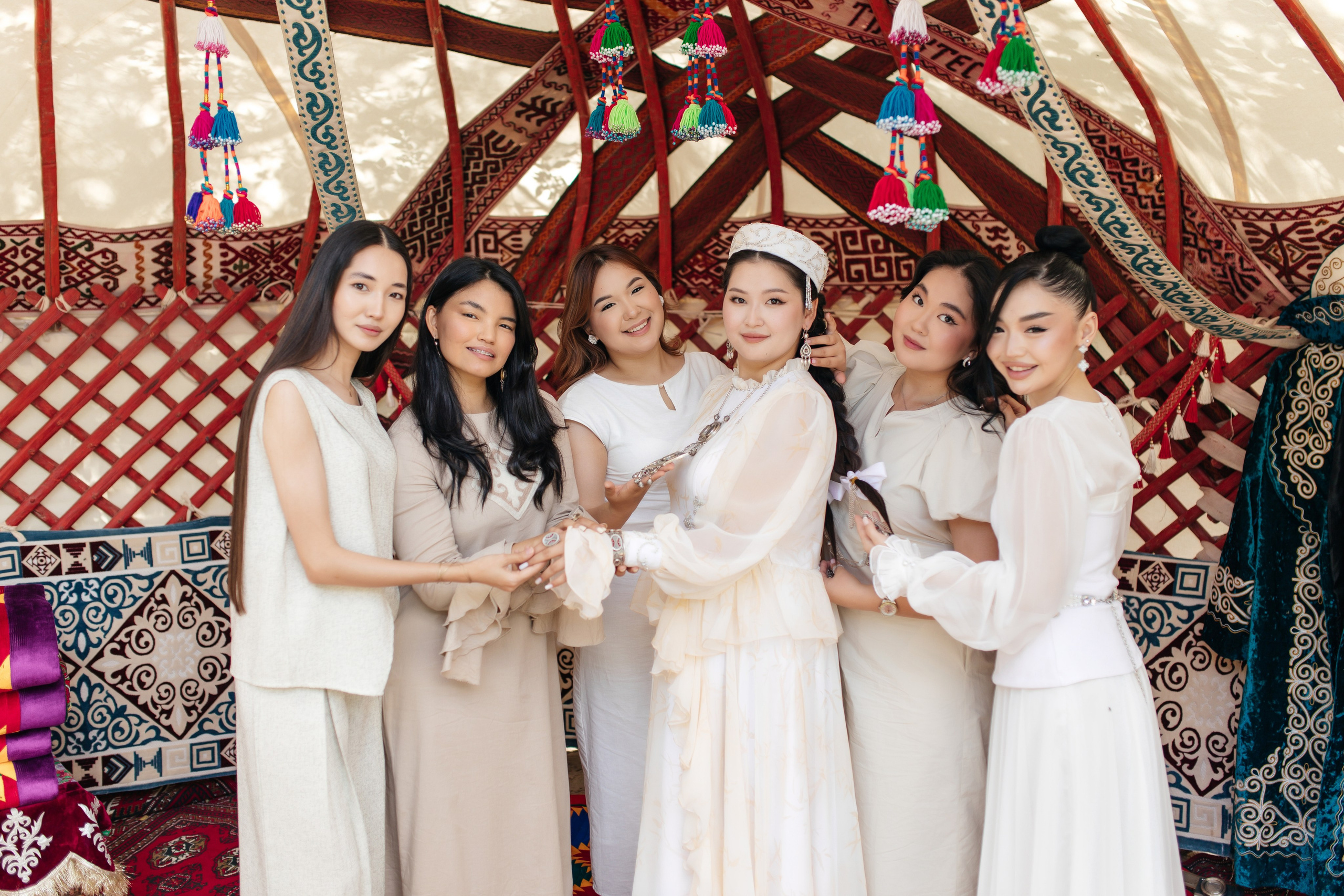 Aynur — syrğa salu. Wedding and Love story Photographer