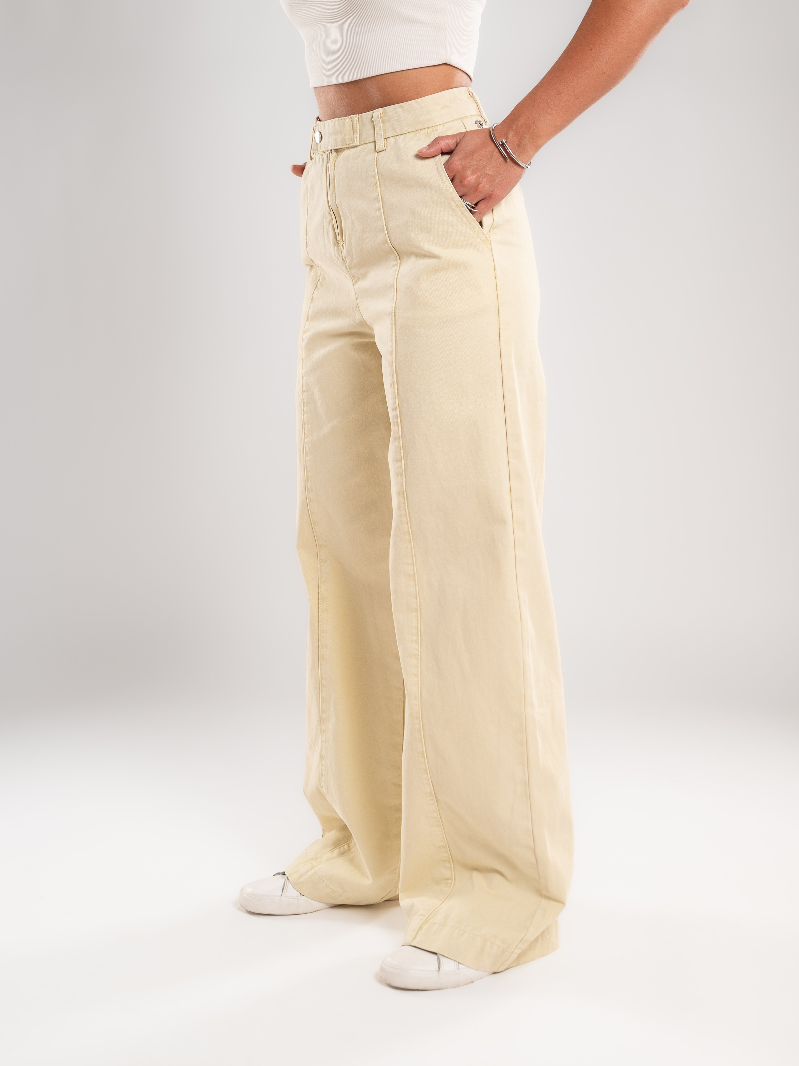 Джинсы. Предметный фотограф, фото для маркетплейсов Пятигорск, КМВ