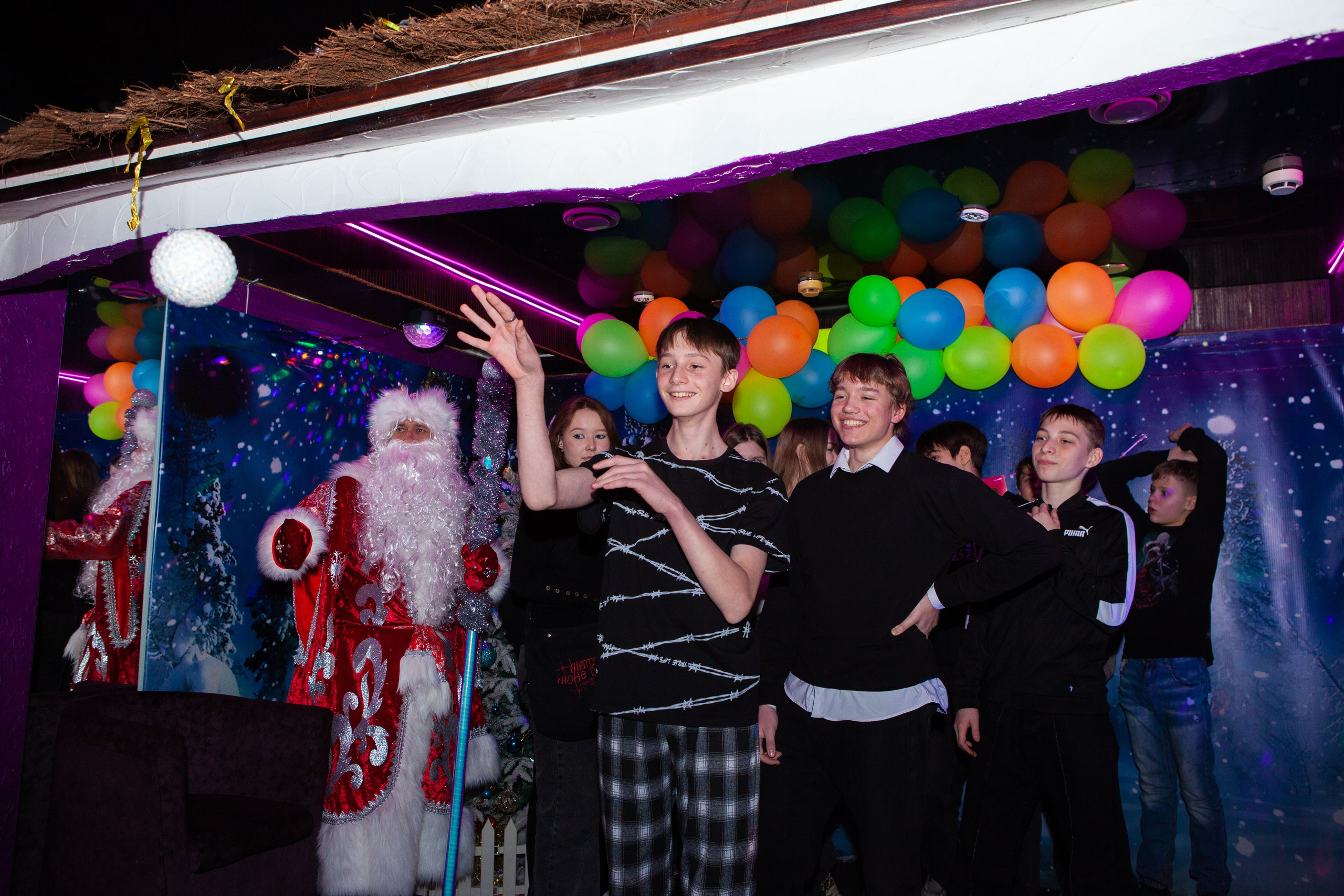 Корпоратив в Волшебном микрофоне 28.12.24. Медиа-продюсер и фотограф Сорокина Кристина г. Благовещенск