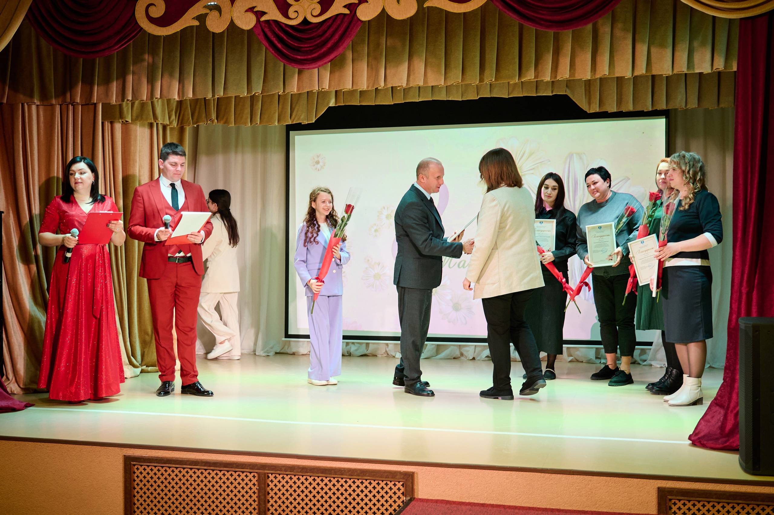 8 марта в Виноградном. Жизнь курорта Кабардинка в фотографиях