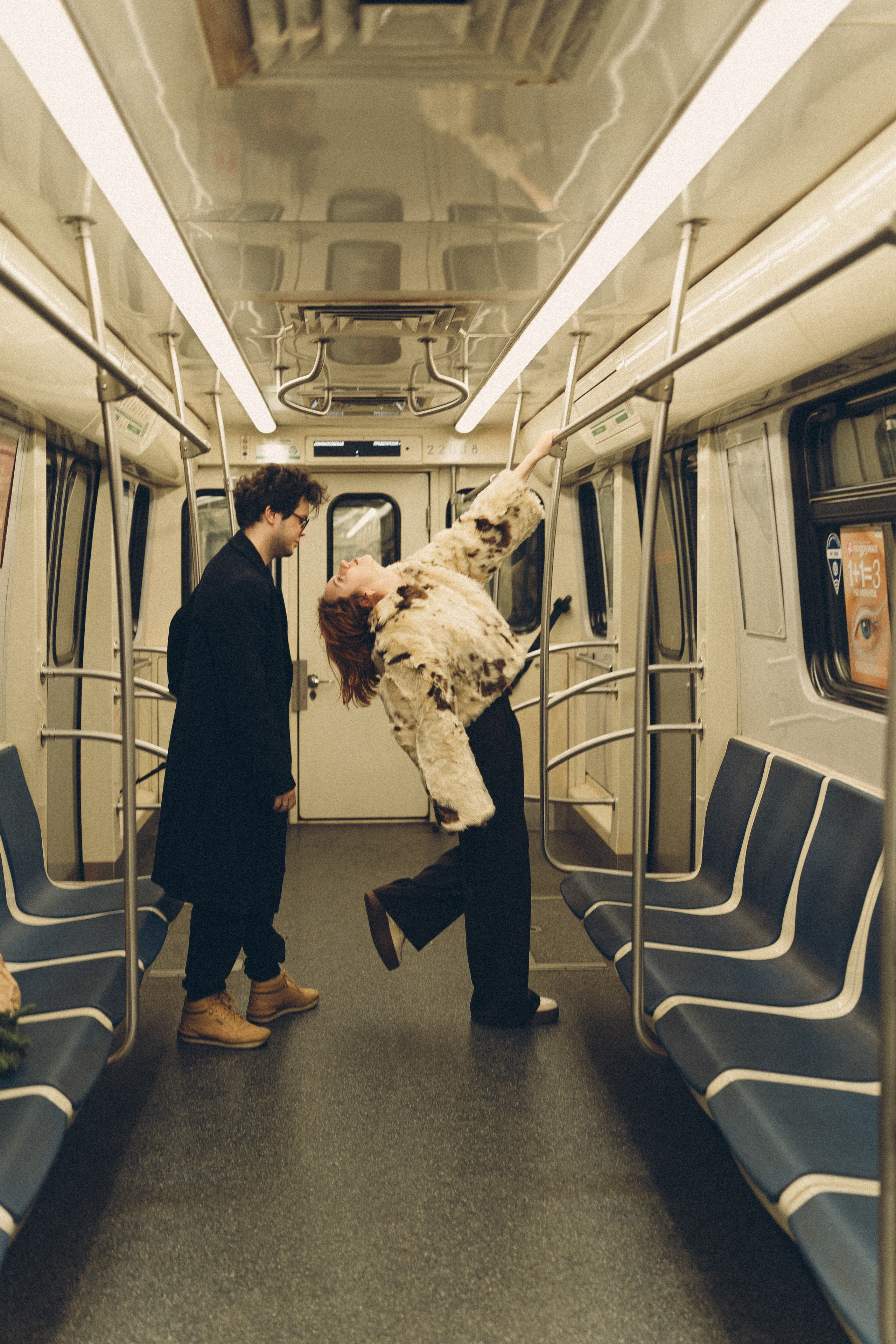 НОВОГОДНЯЯ ФОТОСЕСИИЯ ПАРЫ В МЕТРО ЛЮБОВЬ. Профессиональный фотограф, Санкт-Петербург — Виктория Богомолова