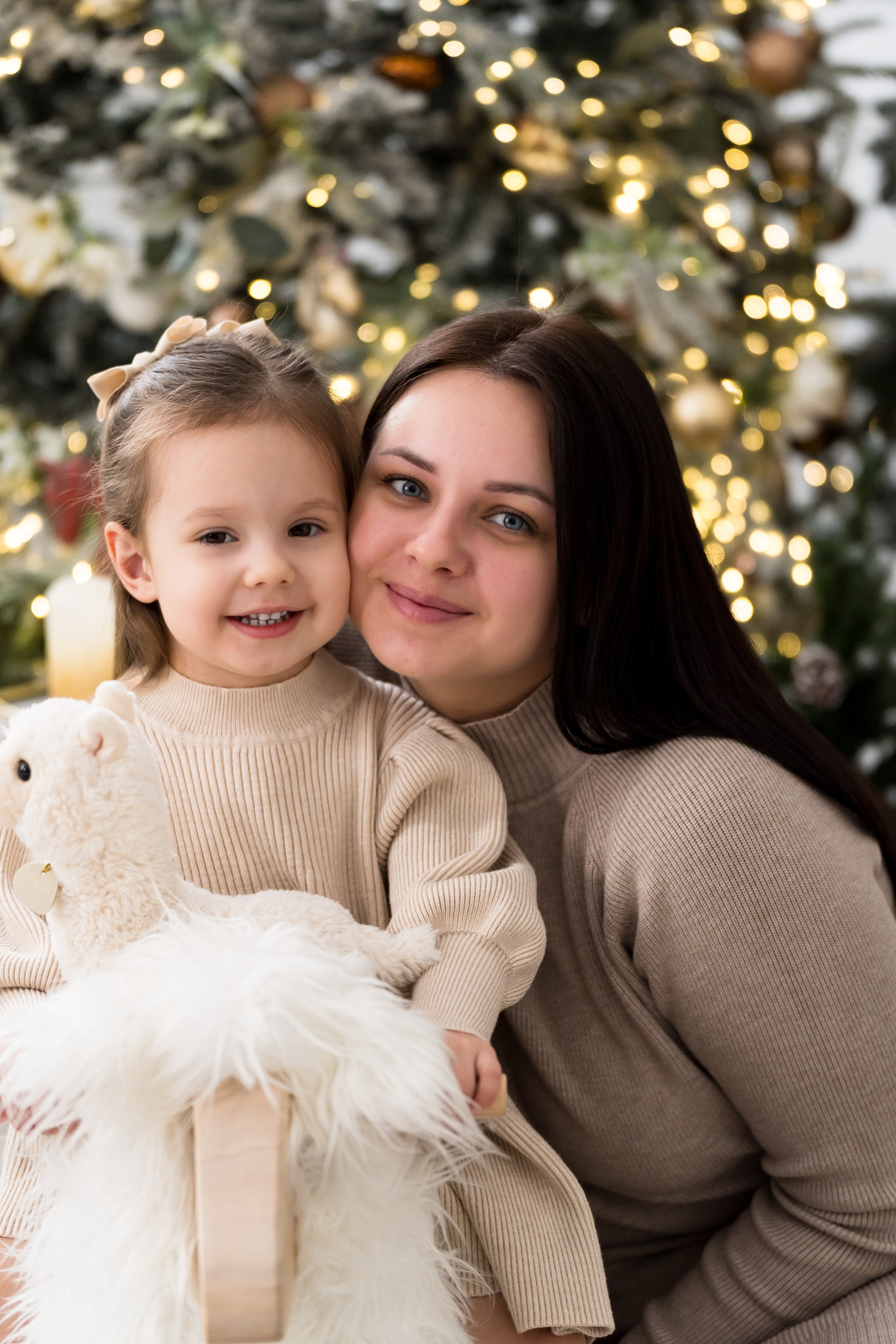 Фотосессия семейная в студии Фабрика для Евгении и Евы. Свадебный и семейный фотограф в Омске Белозерова Александра