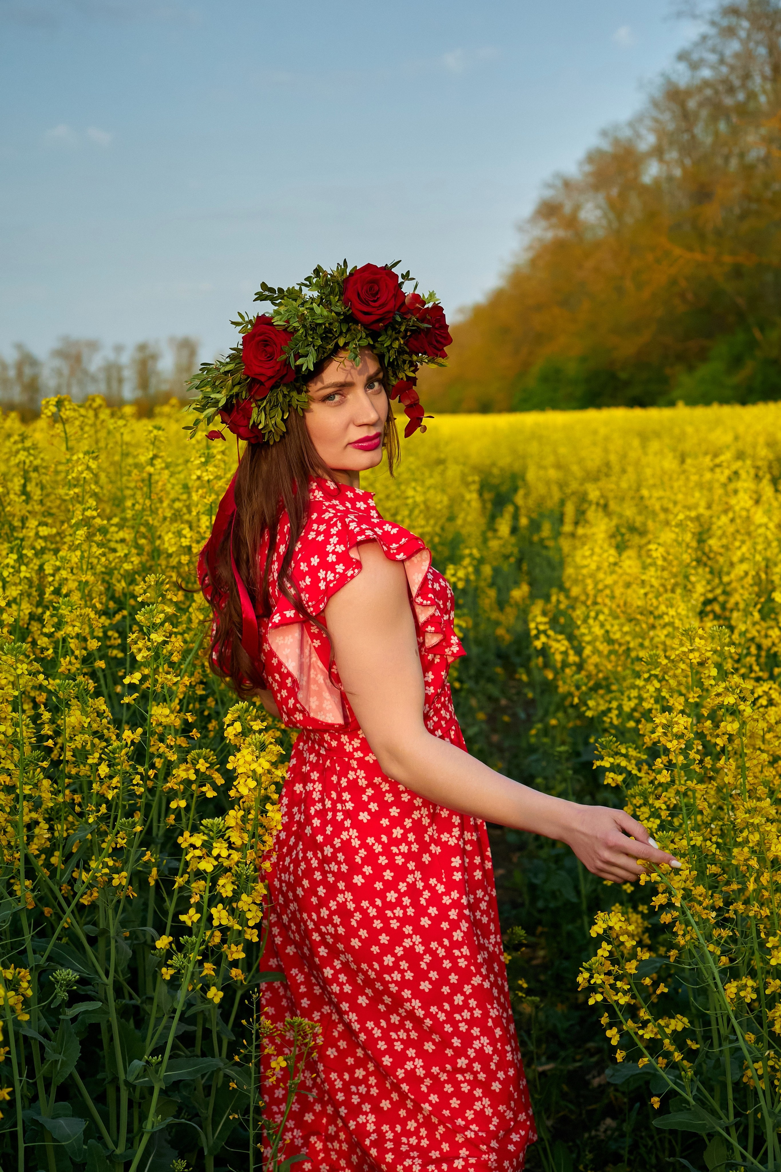 «Алый венок на желтом поле». Свадебный и креативный фотограф в ЮФО и МСК