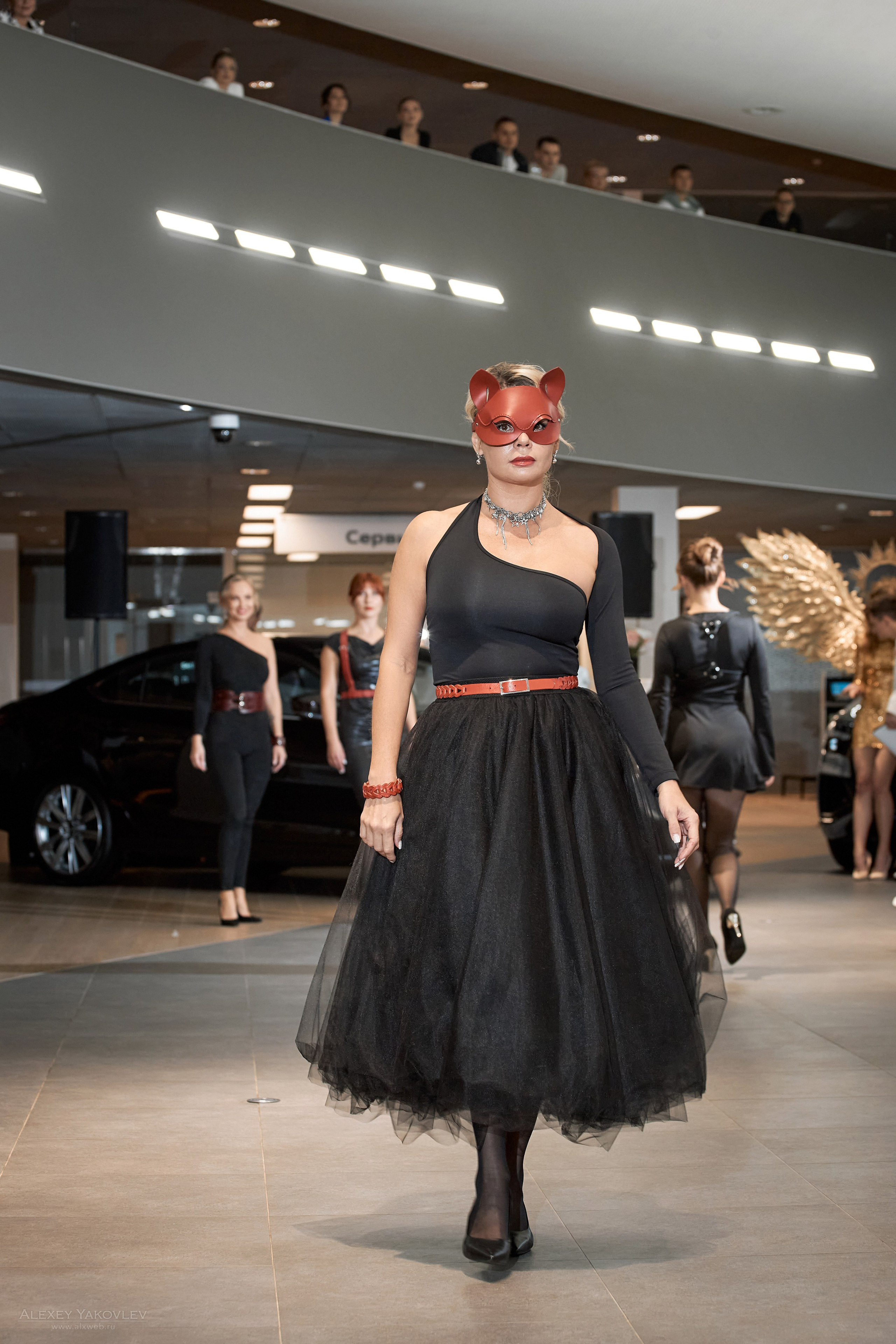 Модный показ PRE-FALL модельной школы Modeling+. Фотограф Алексей Яковлев