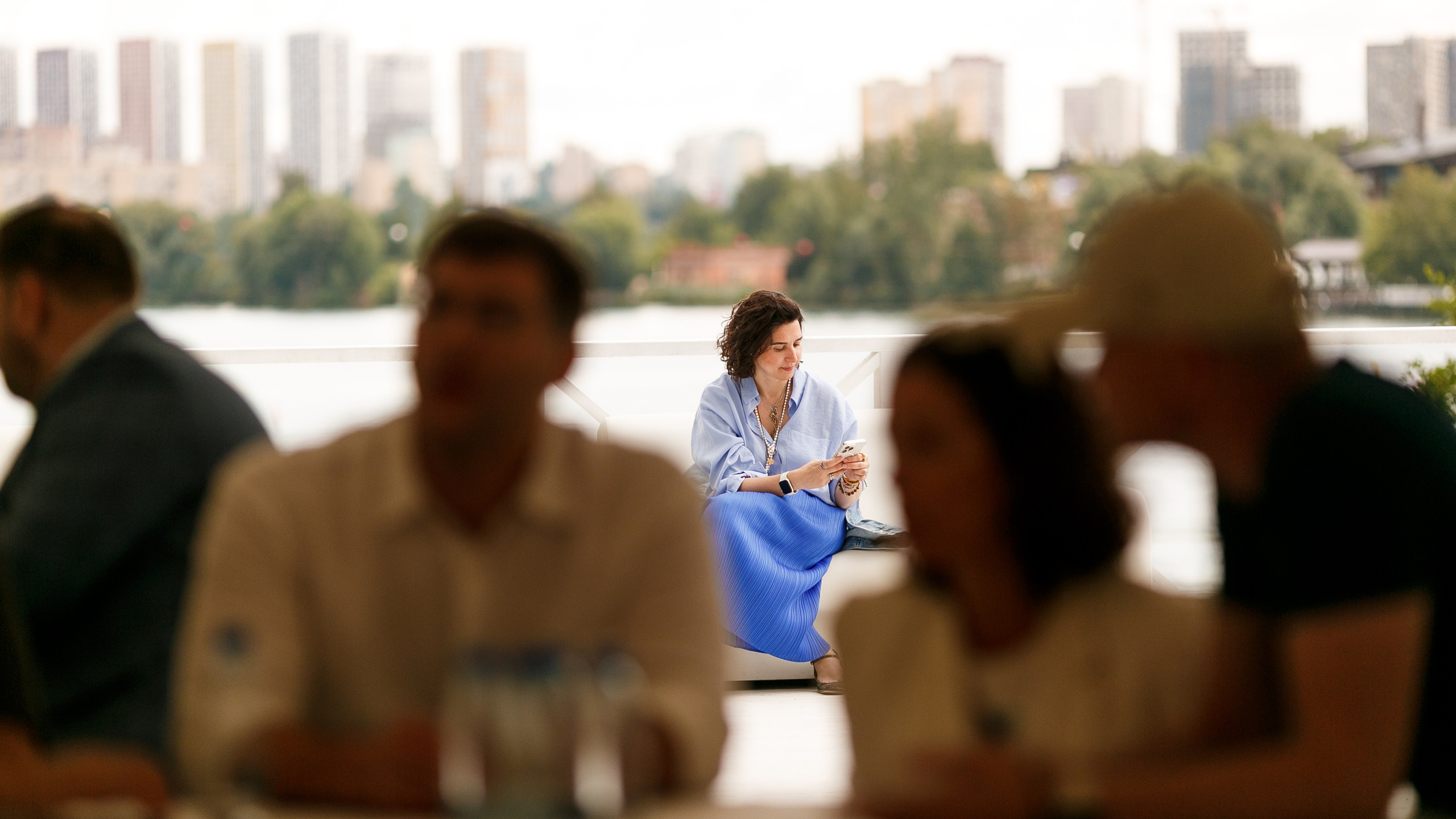 Выездной коучинг на берегу Строгинской поймы. Репортажный фотограф Борис Геер