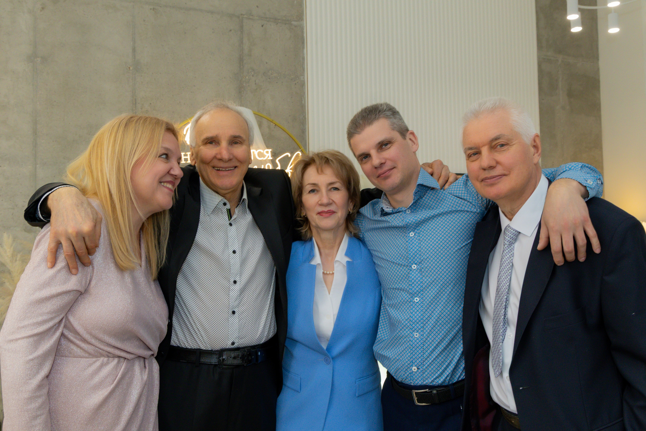 Банкет в кругу близких. Свадебный фотограф и видеограф в Москве — анонс фото и видео с церемонии в день свадьбы