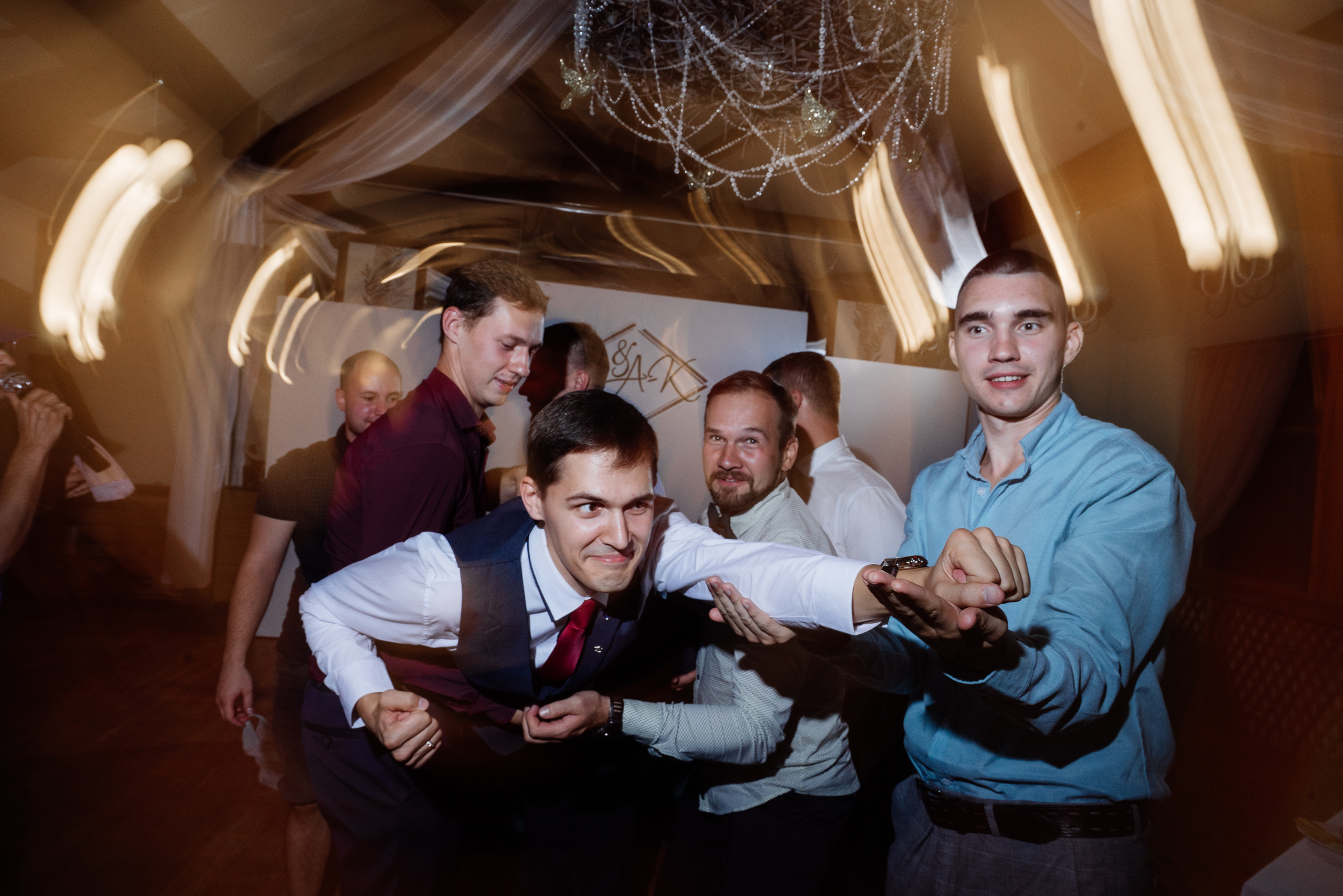 По классике. Семейные фотосессии и свадьбы в Краснотурьинске