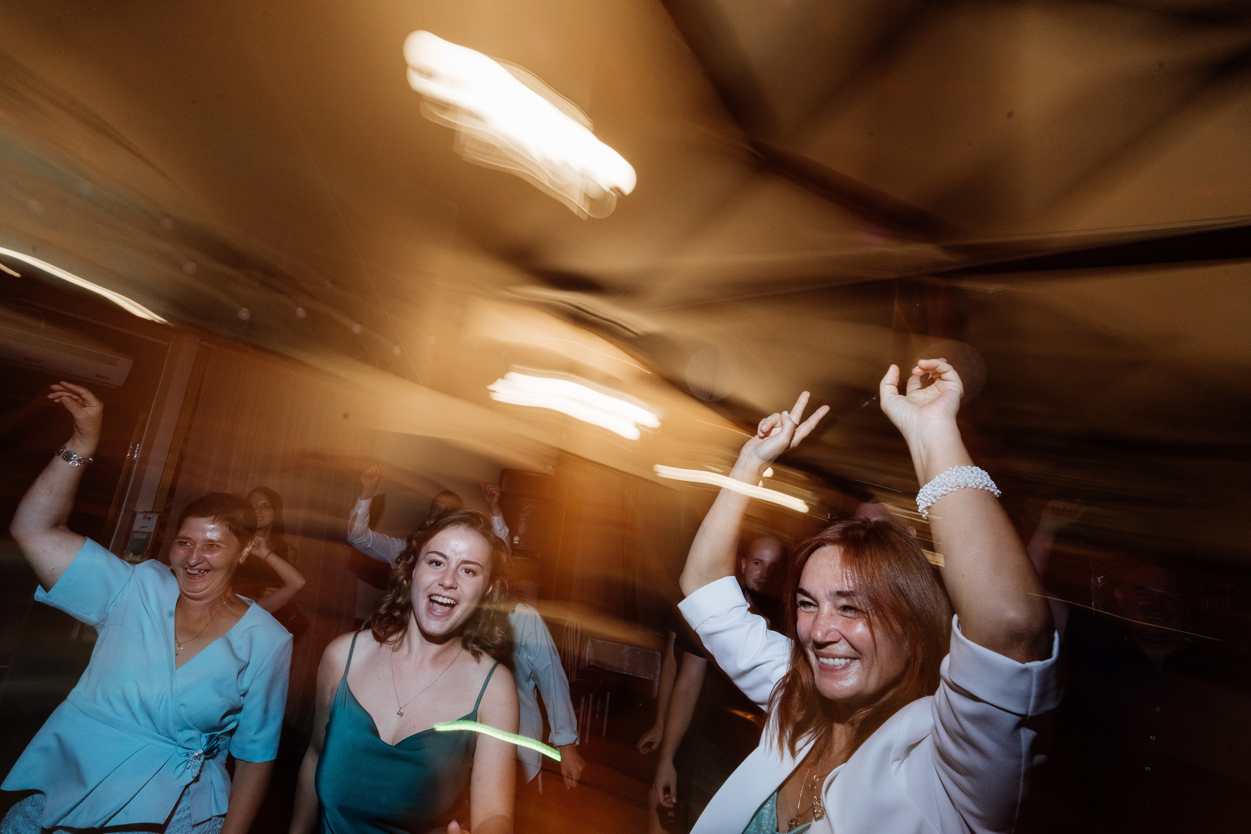 По классике. Семейные фотосессии и свадьбы в Краснотурьинске