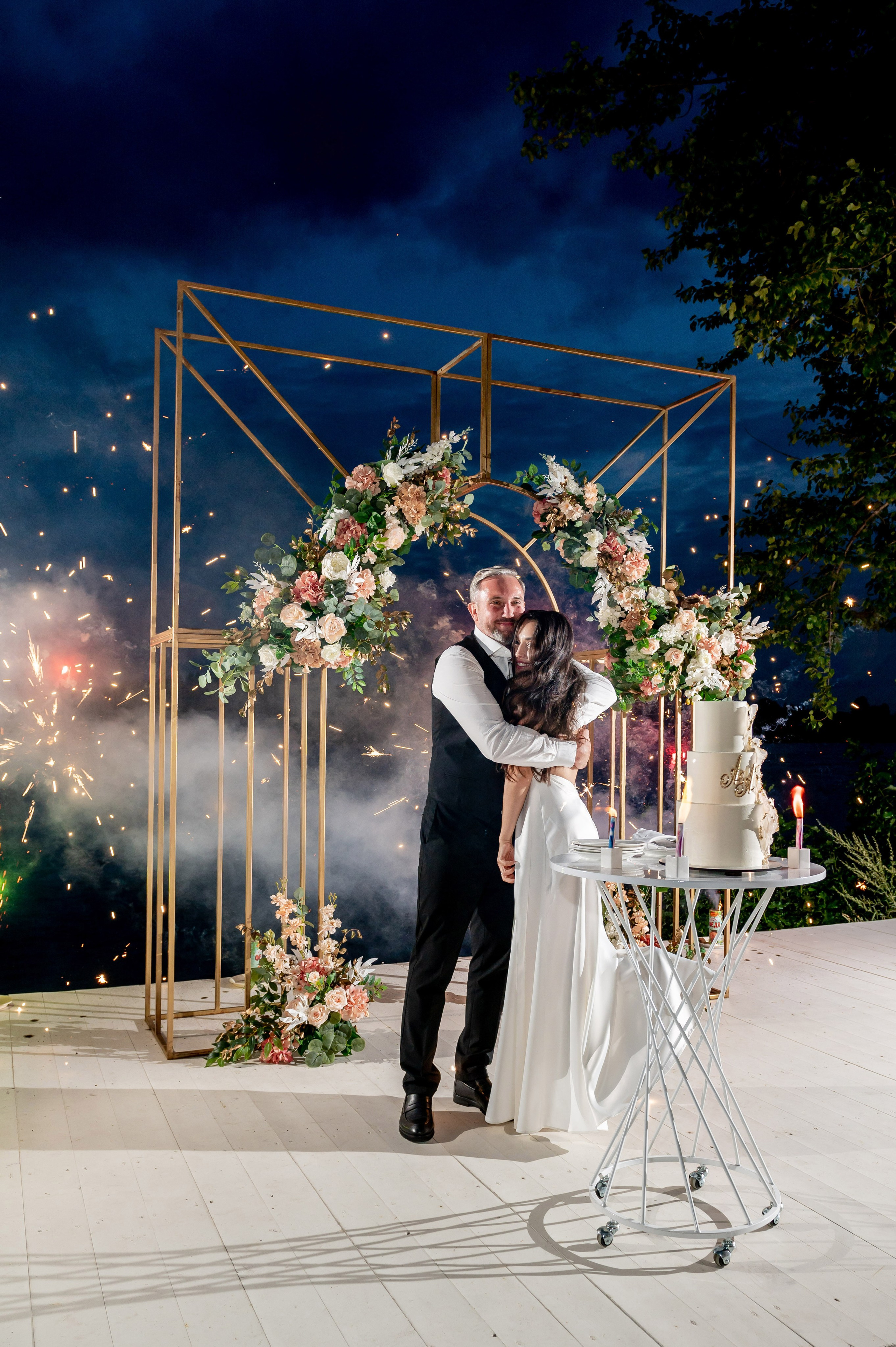 Классическая свадебная фотосессия Аины и Антона по самым красивым местам для свадебной прогулки в Санкт-Петербурге. Портретный, семейный и свадебный фотограф в Санкт-Петербурге и в Пушкине Ширяев Денис