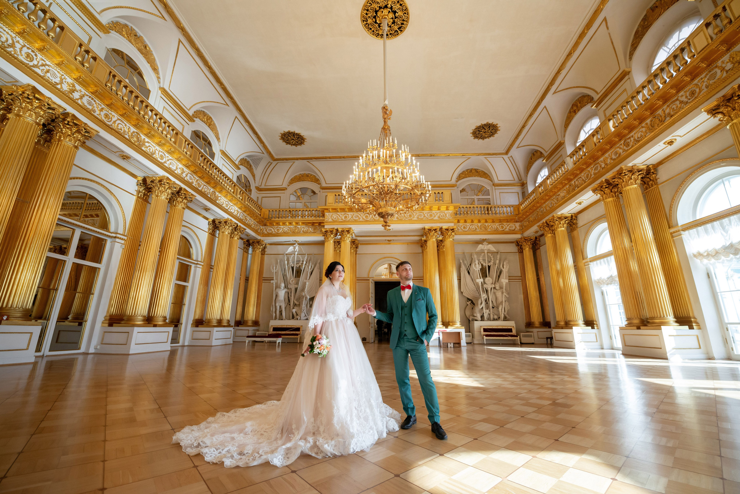 Самая красивая свадебная фотосессия в Эрмитаже. Лучшие свадебные фотографии в Эрмитажа. Портретный, семейный и свадебный фотограф в Санкт-Петербурге и в Пушкине Ширяев Денис