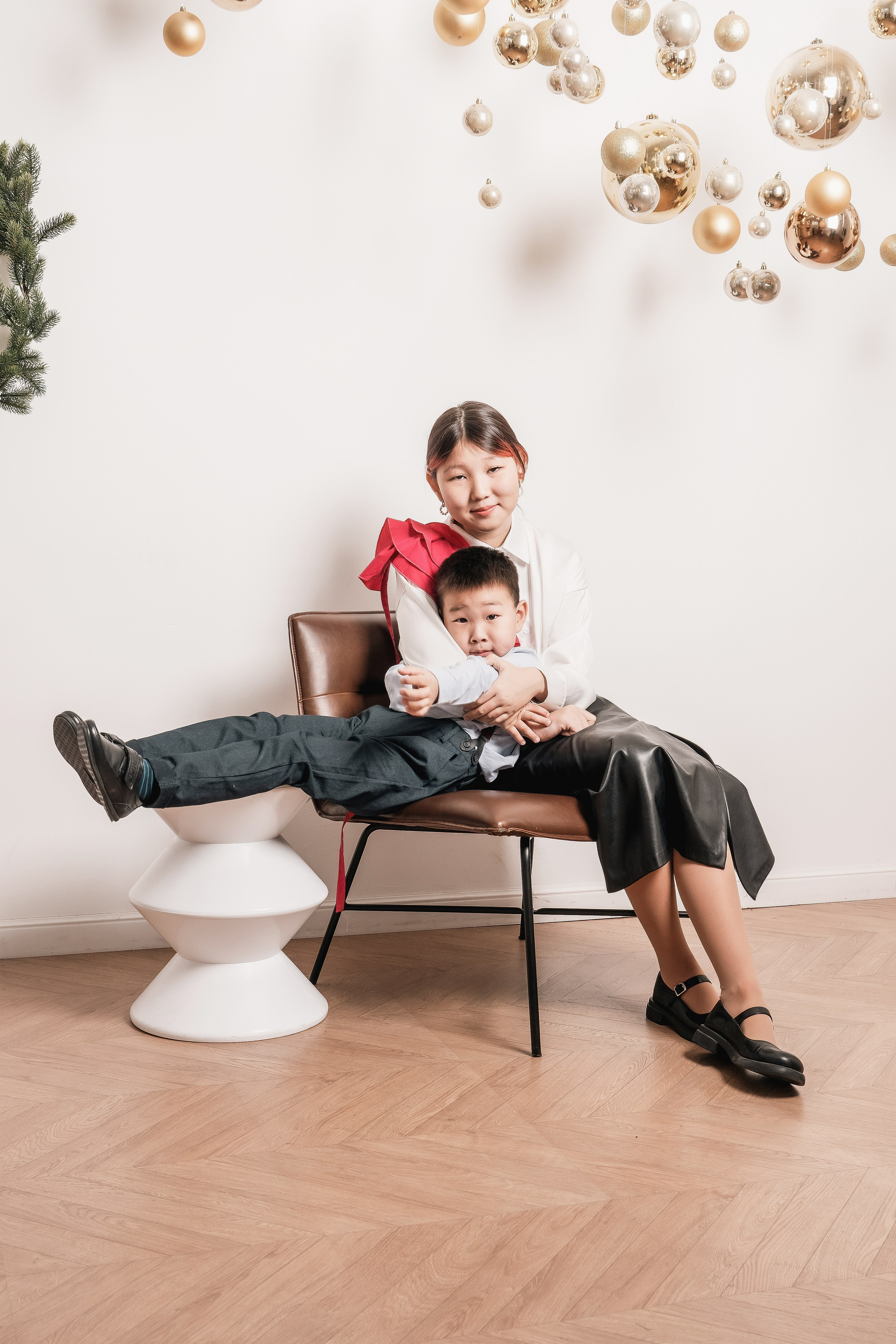 Семейная новогодняя фотосессия «Максимум». Занимаюсь профессиональной фотографией и живу рядом с Байкалом. Работаю в разных жанрах