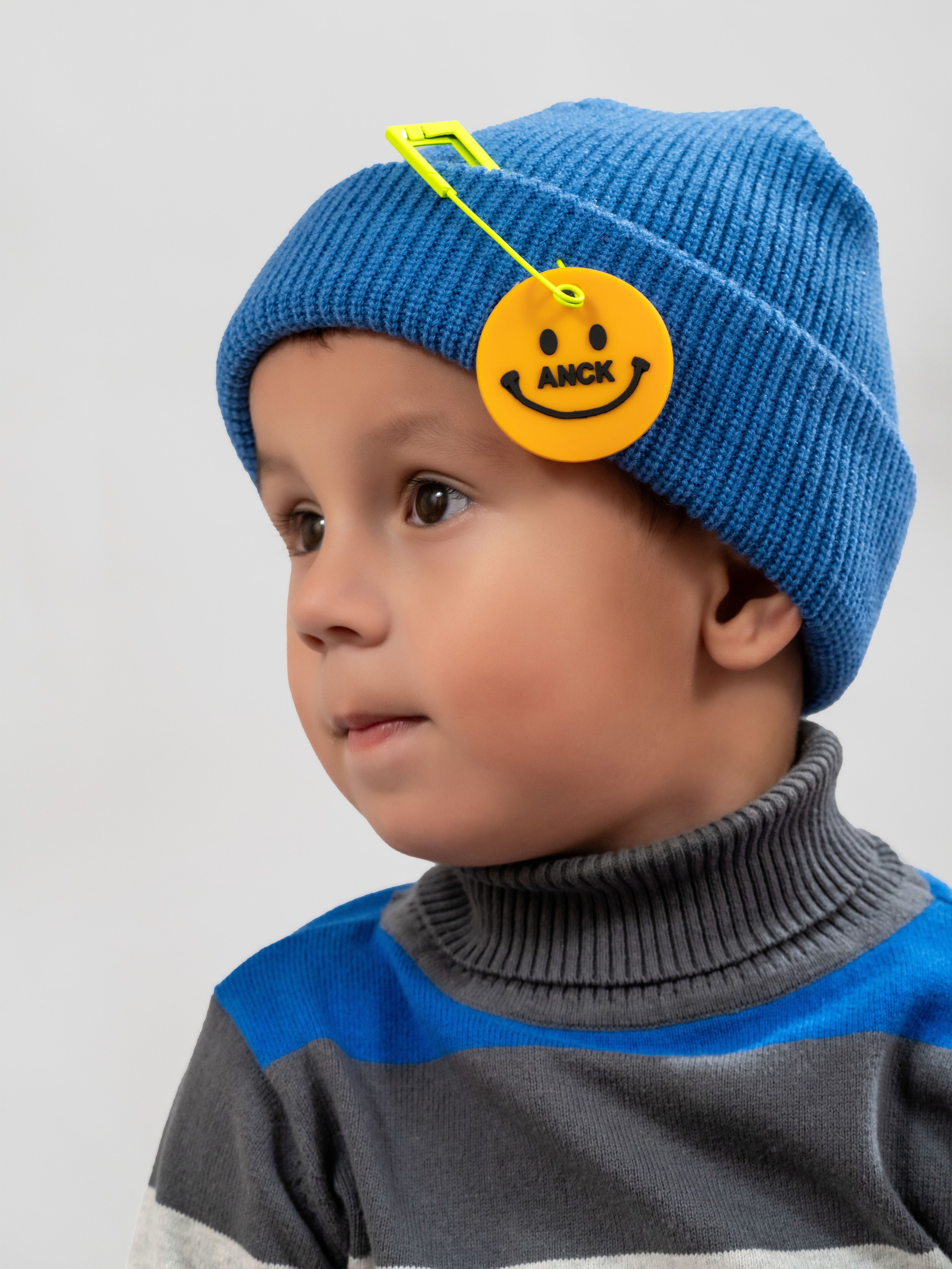 Детские шапочки, съемка для маркетплейсов, модельная съемка. Олейник Денис — предметный фотограф, фотограф для маркетплейсов в Казани