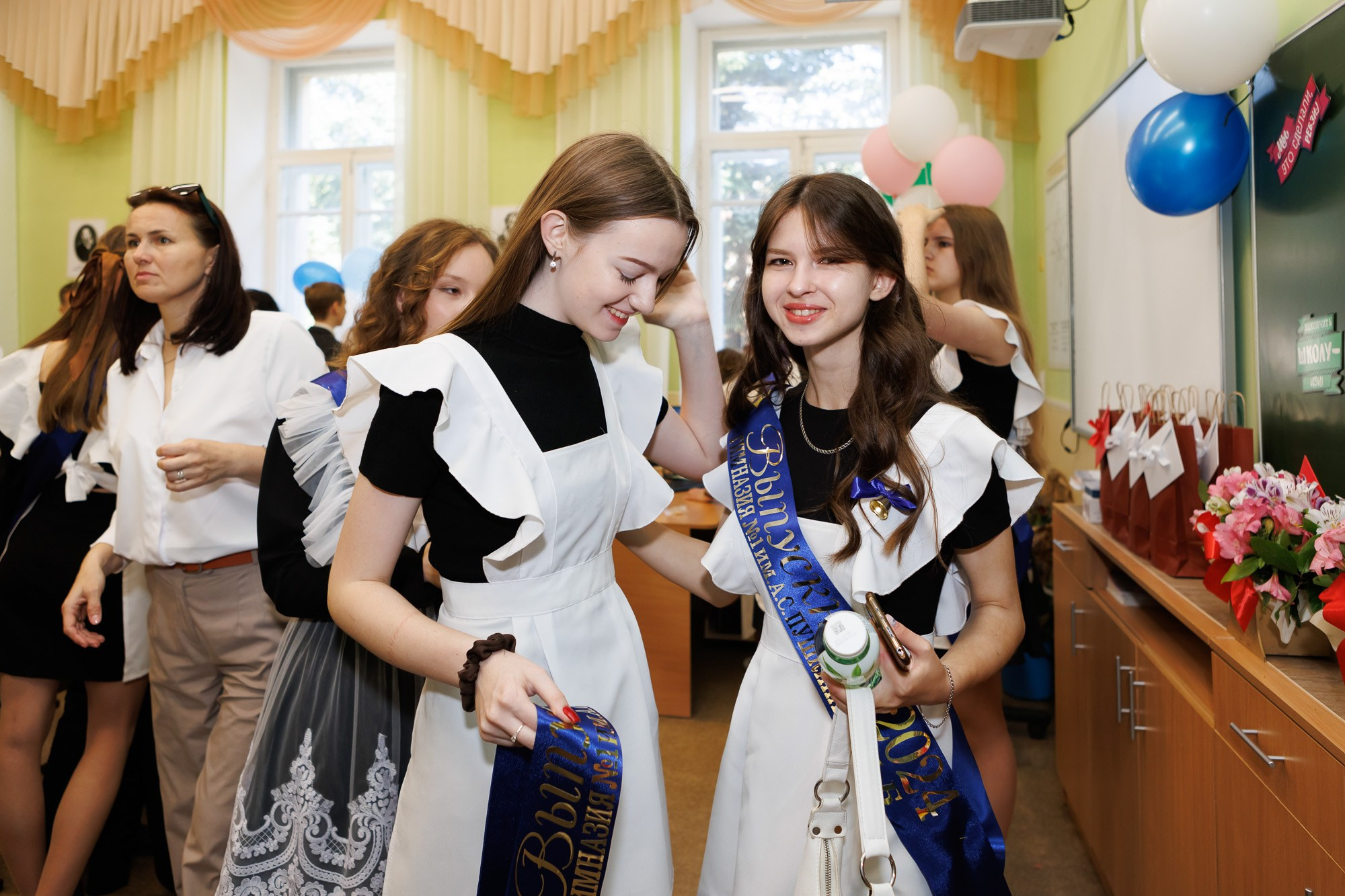 Последний звонок в Гимназии № 1, г. Севастополь. Свадебный фотограф, фотосъемка в Крыму, Севастополе, Симферополе, Ялте