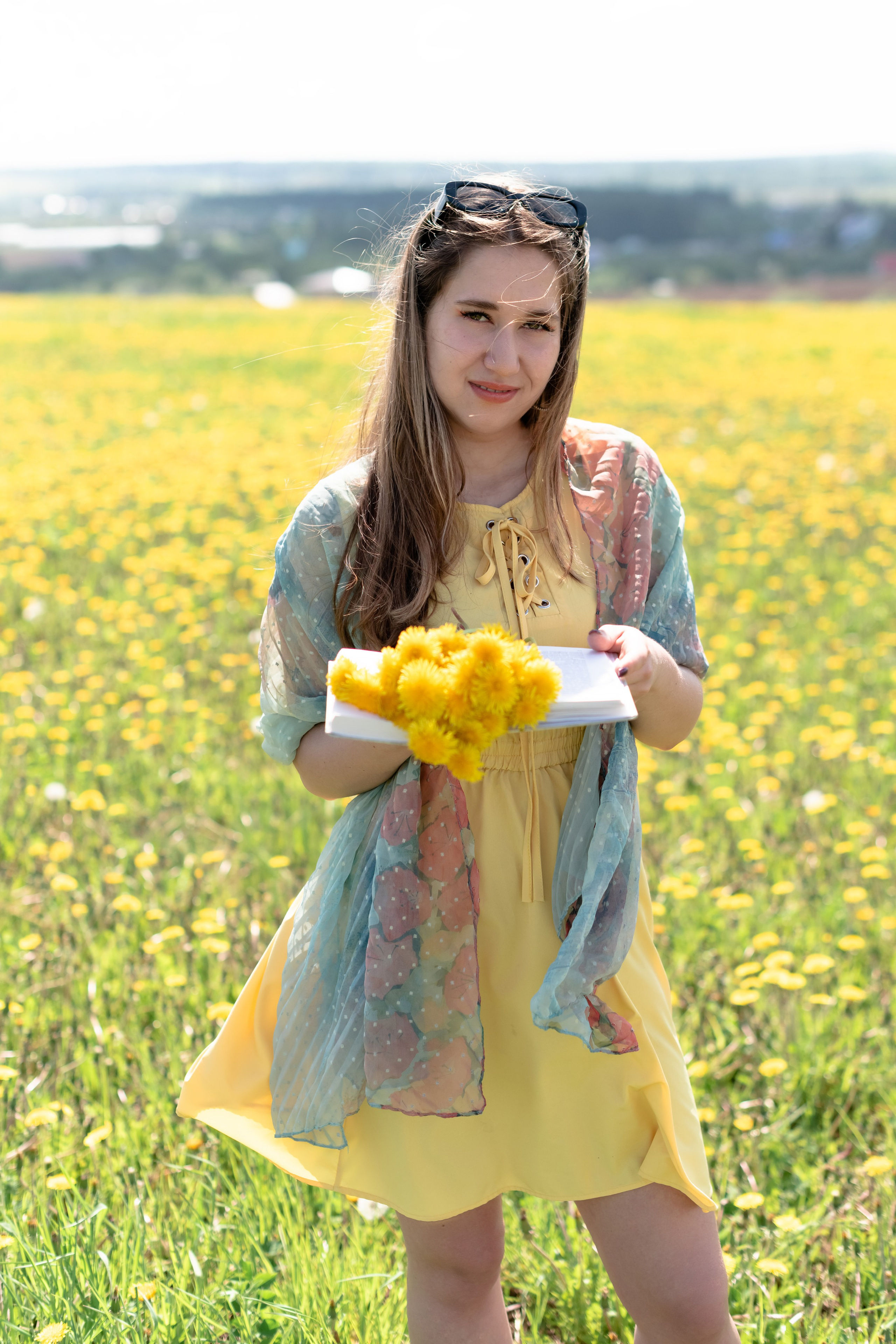 Девушка в одуванчиках. Григорий Карпов, портретный фотограф в городе Перми