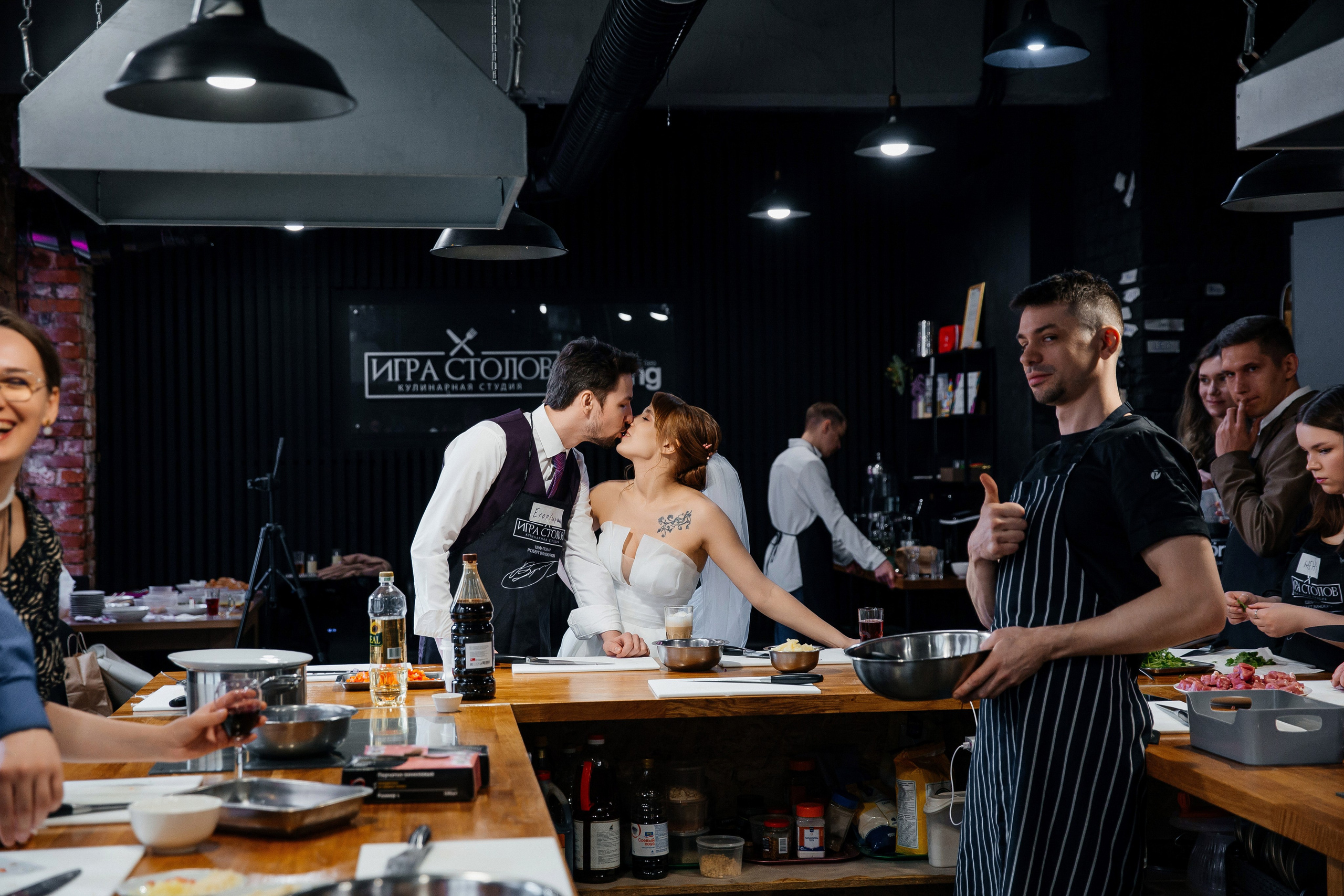 Первый ЗАГС и Фотосессия на Витебском в апреле. Свадебный фотограф в Санкт-Петербурге Вика Стукачева