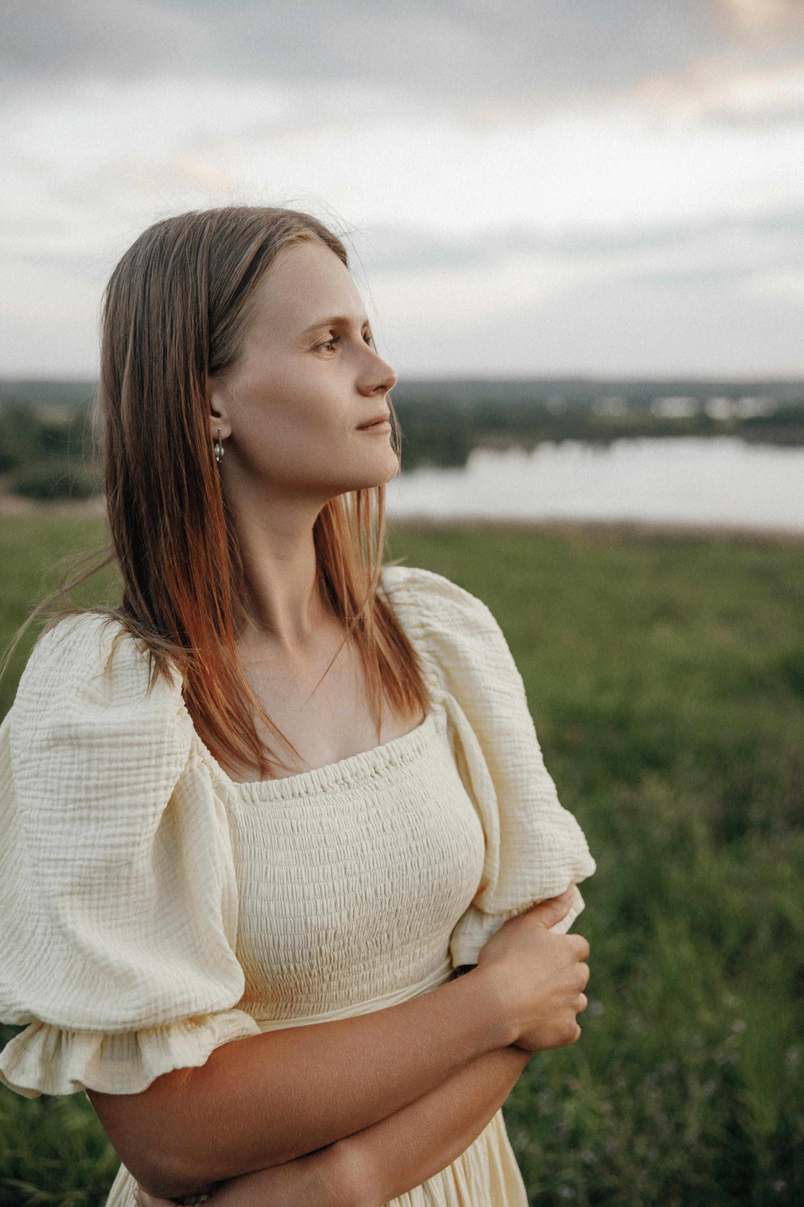Фотосессия семьи в поле на закате — семейный фотограф Владимир