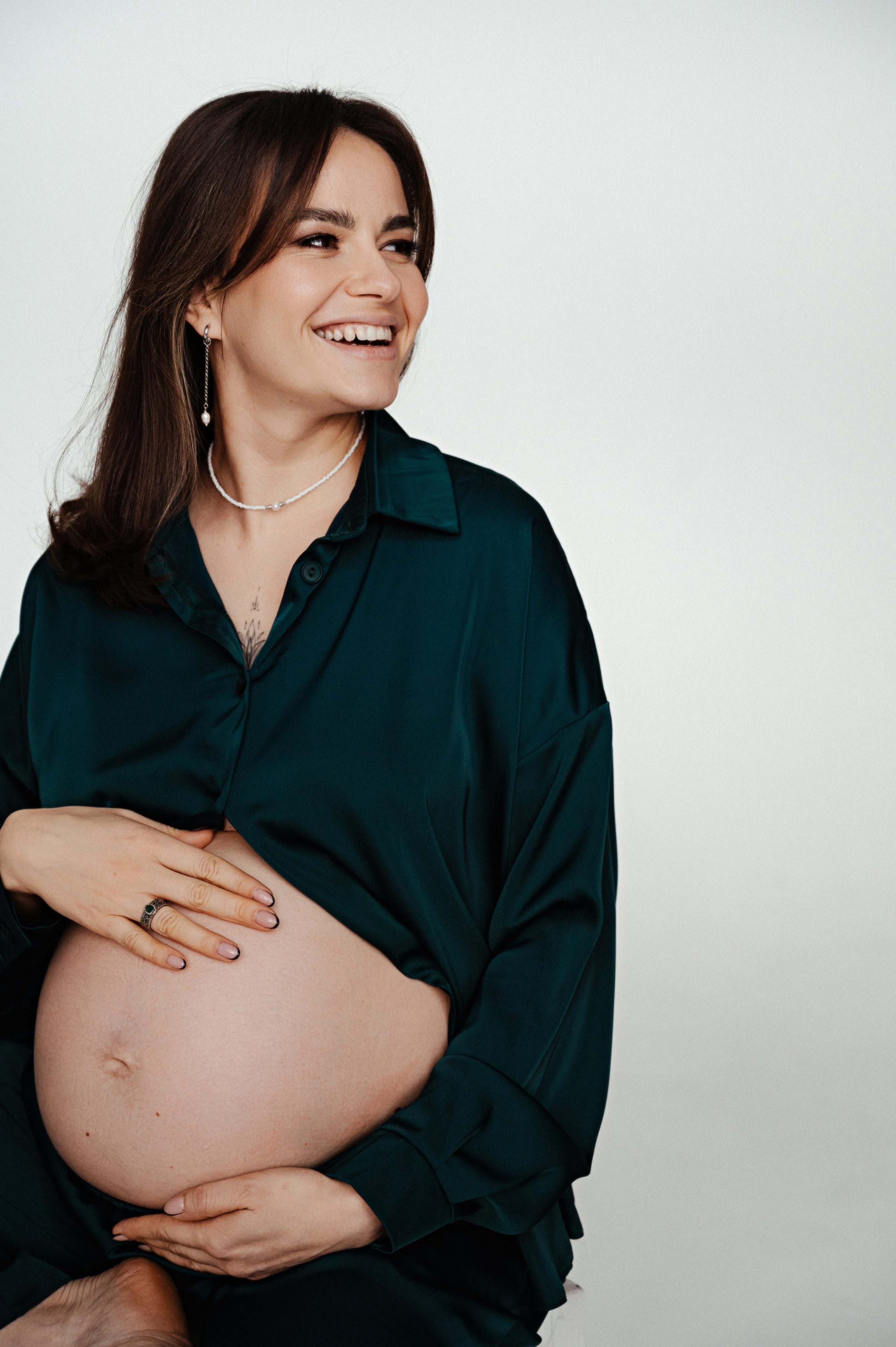 Валерия. Профессиональный фотограф беременности в СПБ. Стильные фотосессии беременности в стиле минимализм и классическая фотография