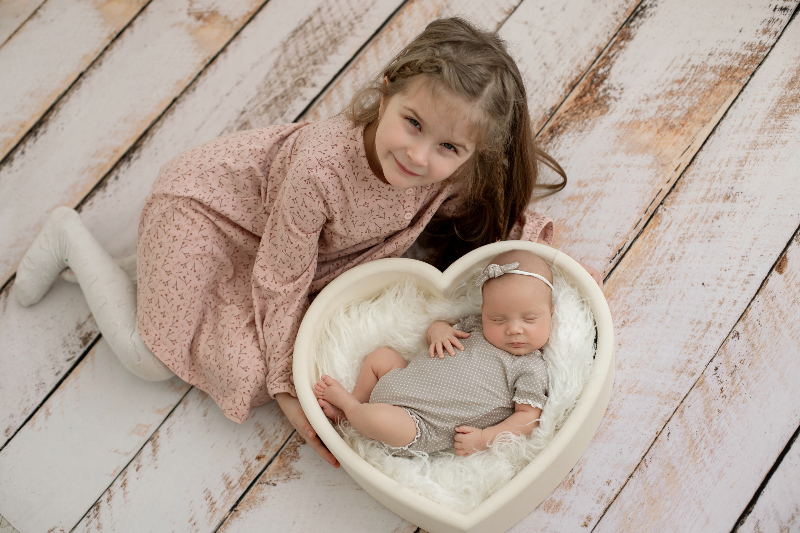 Семейные кадры newborn. Фотограф новорожденных в Ярославле Ольга Зимина