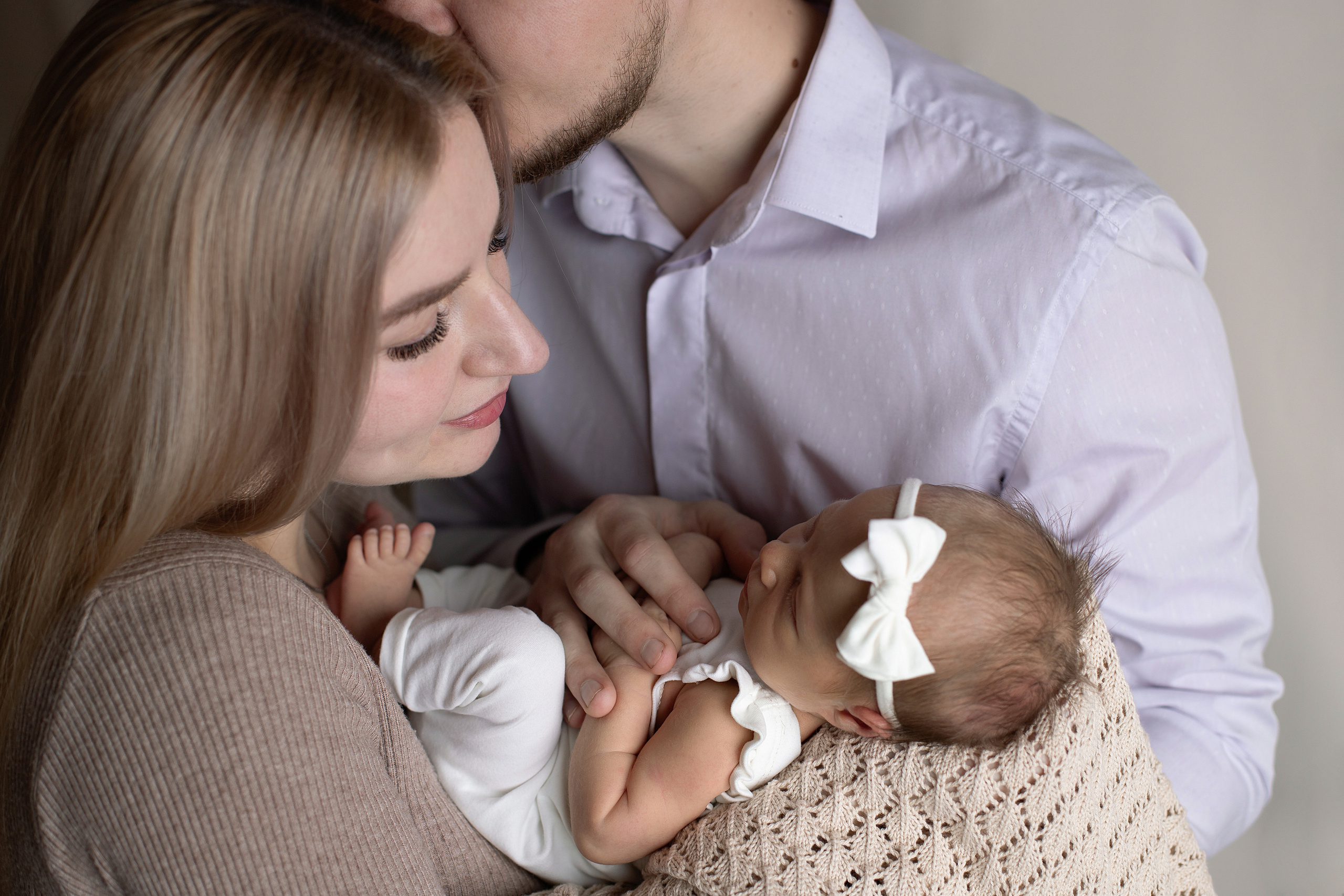 Семейные кадры newborn. Фотограф новорожденных в Ярославле Ольга Зимина