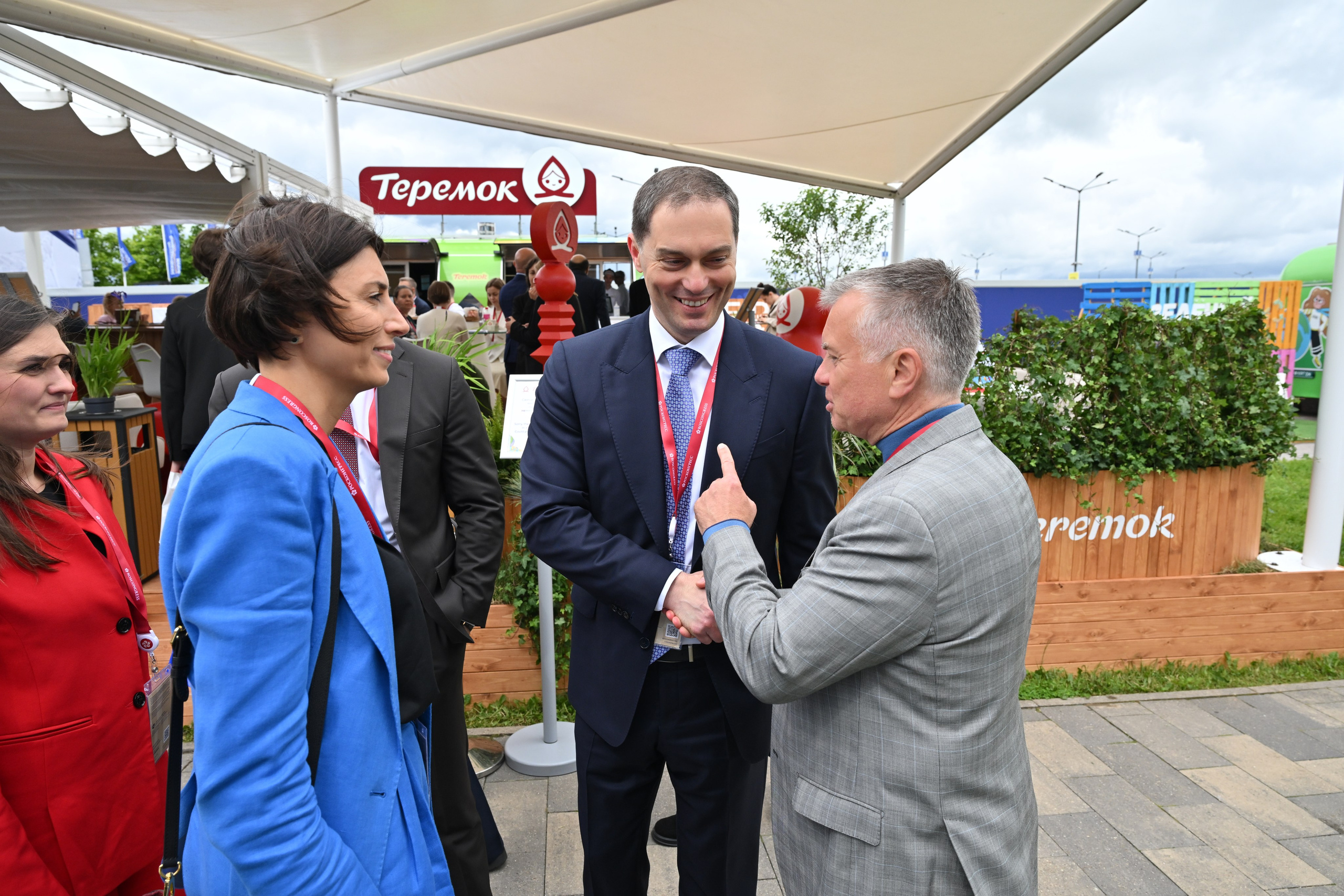 ПМЭФ 2025: летняя терраса «Теремка». Serg PG Photography — репортажная фотосъемка в Петербурге