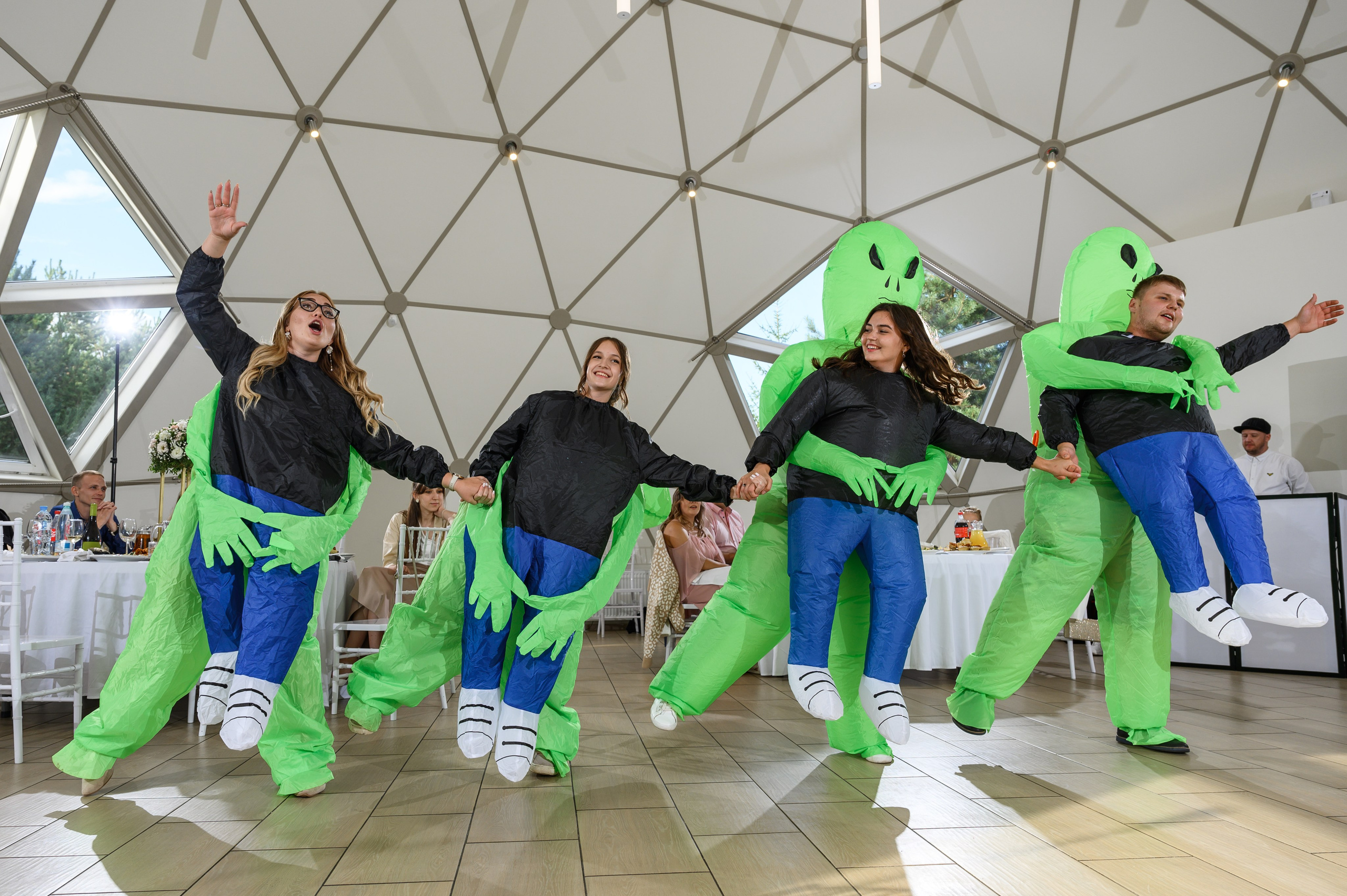 Свадебная фотосессия парк-отель Петрухино-клуб. Свадебный фотограф Москва Юрий Кульман