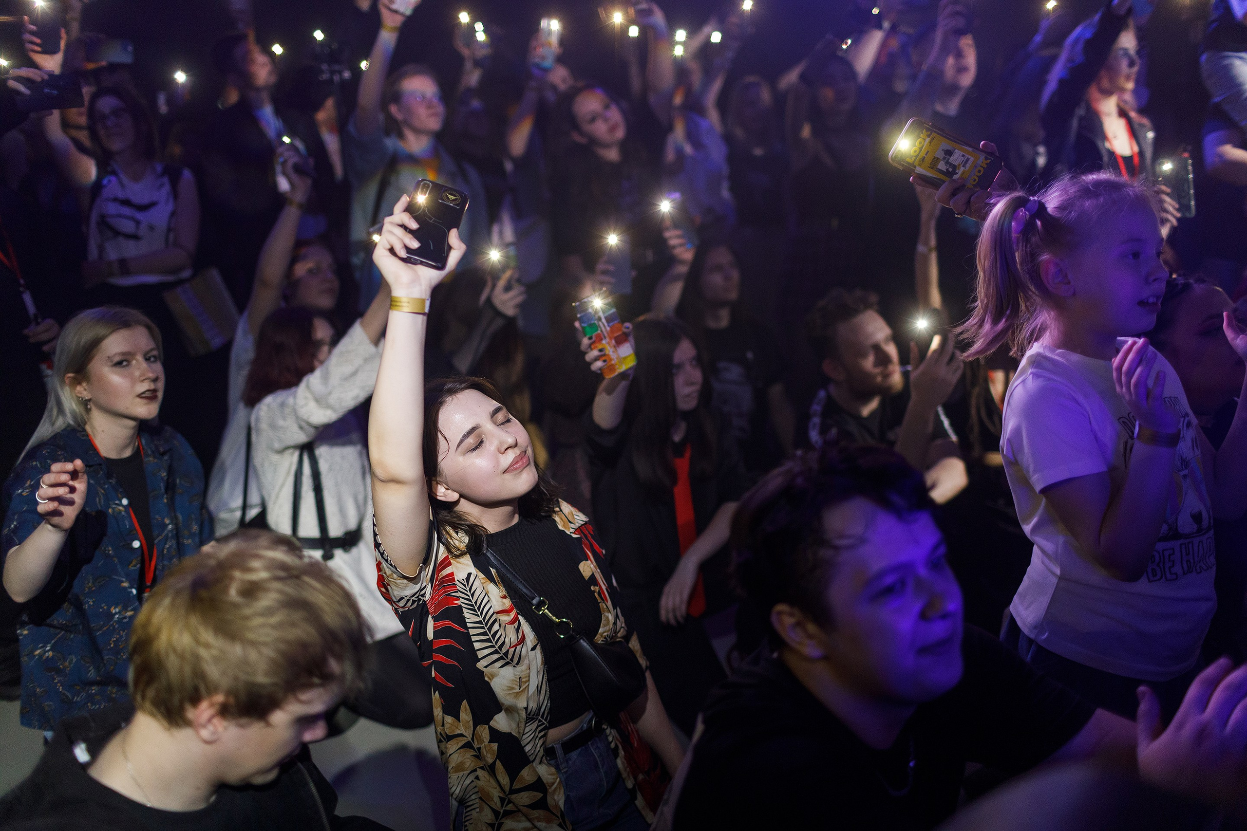 Репортажная фотосъемка концерта. Профессиональный фотограф в Новосибирске