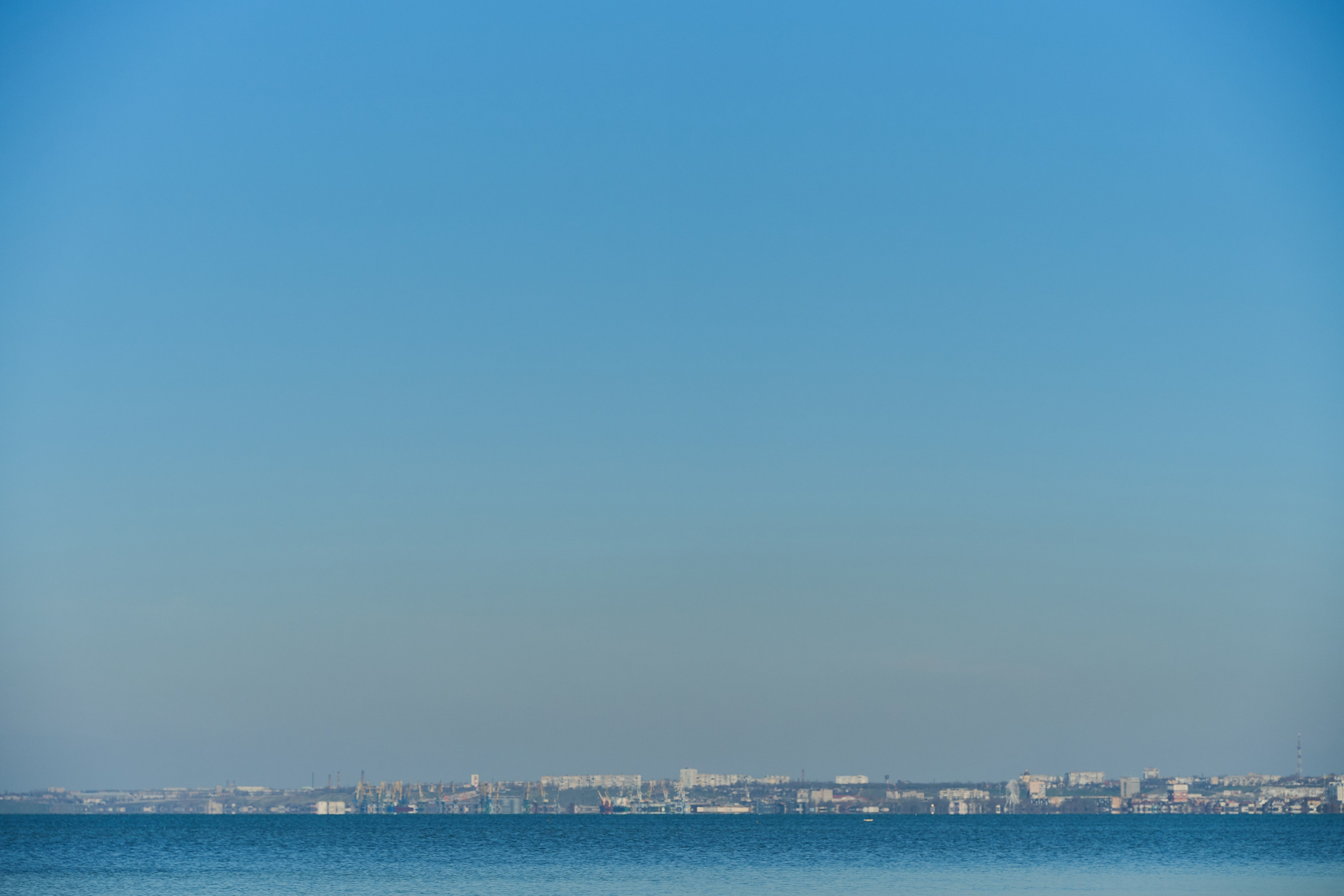 Бердянск. Апрель 2024. Фотограф Роман Адлер