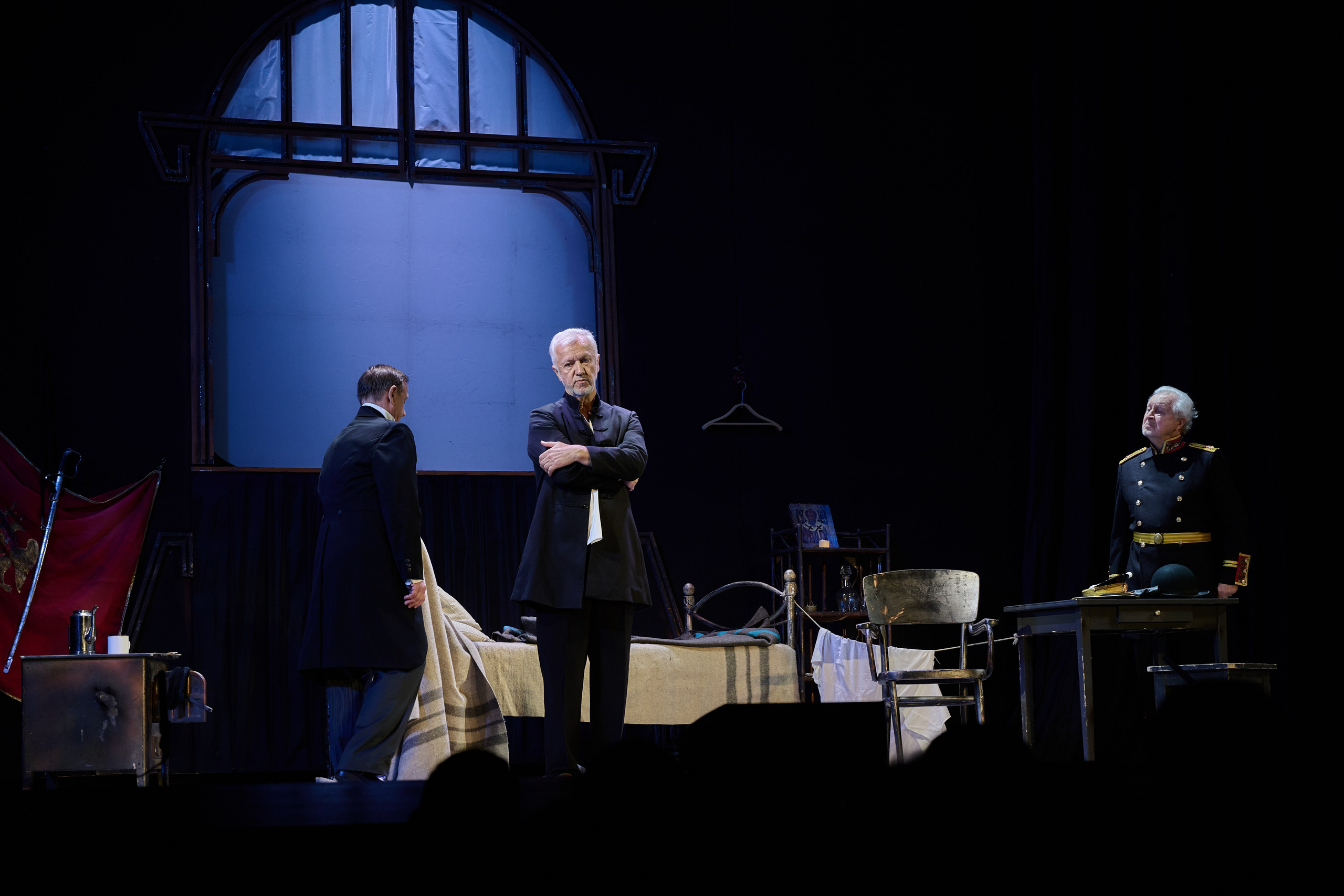 Спектакль «Товарищ». Фотограф Роман Адлер