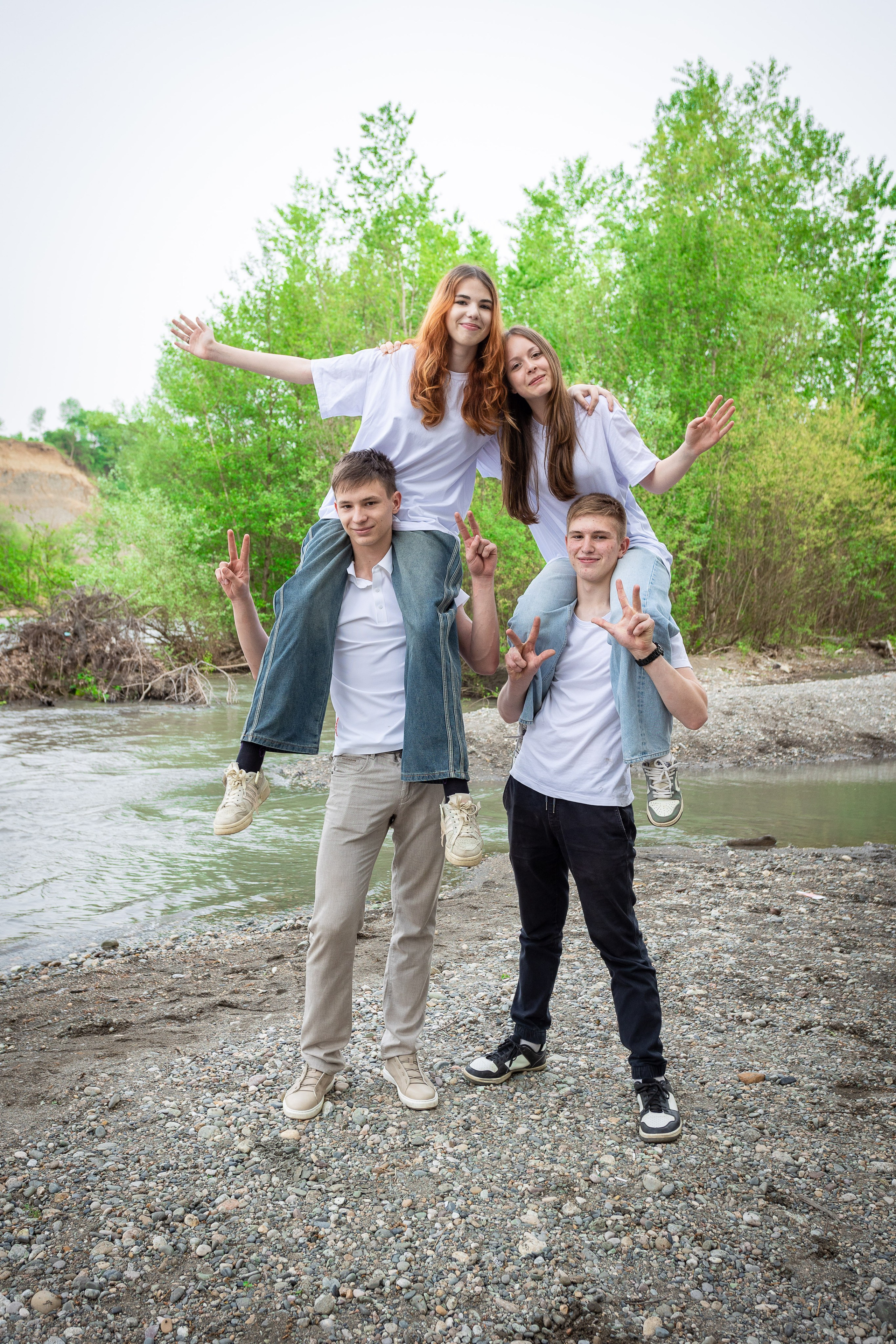 Уличная фотосессия на выпускной альбом. Выпускные альбомы Майкоп, Краснодар Елена Золотарева