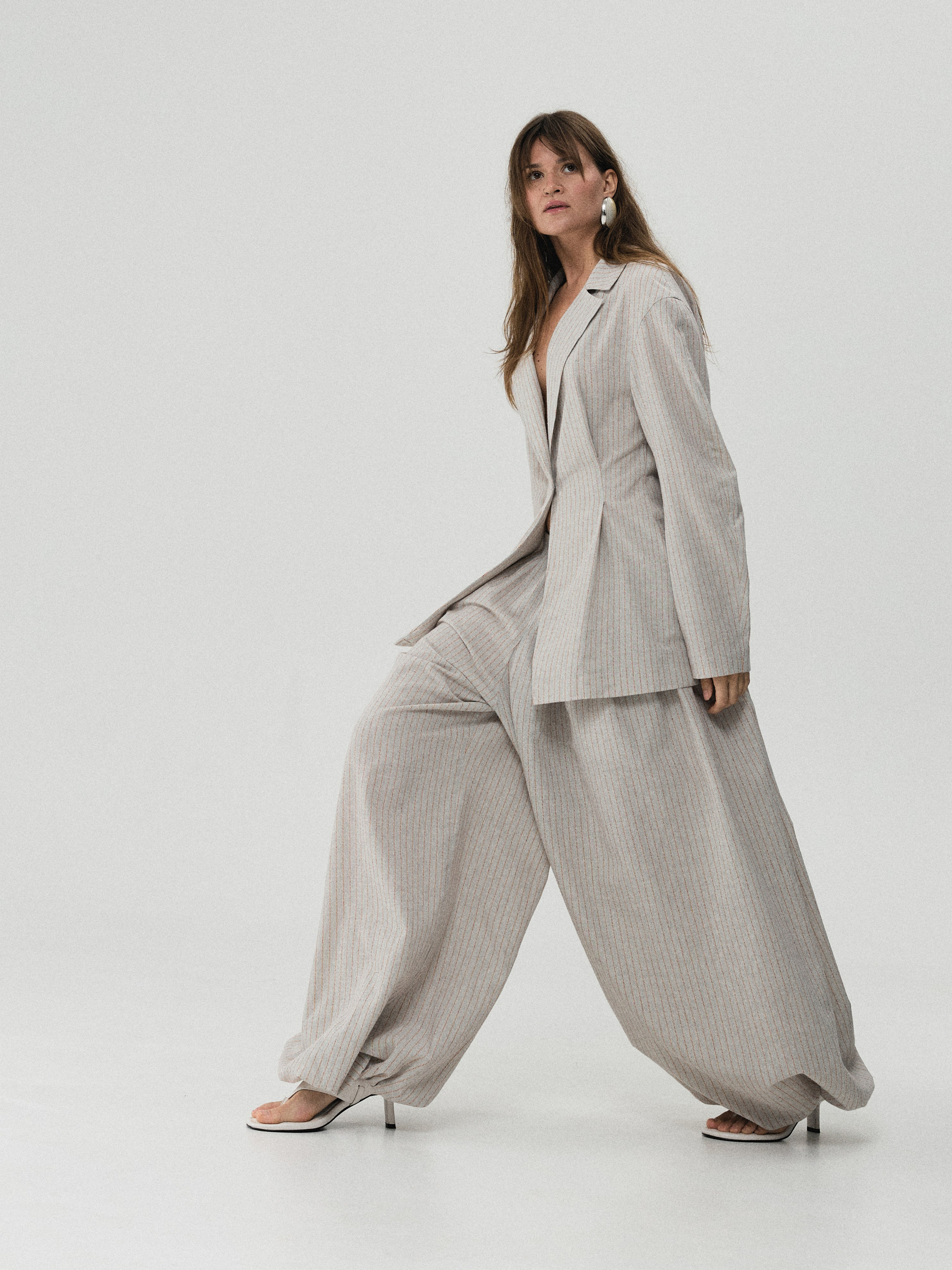 57 Atelier. Фотограф в Москве и Сургуте Алла Лесовая. Снимаю каталог для брендов и индивидуальные портреты для людей