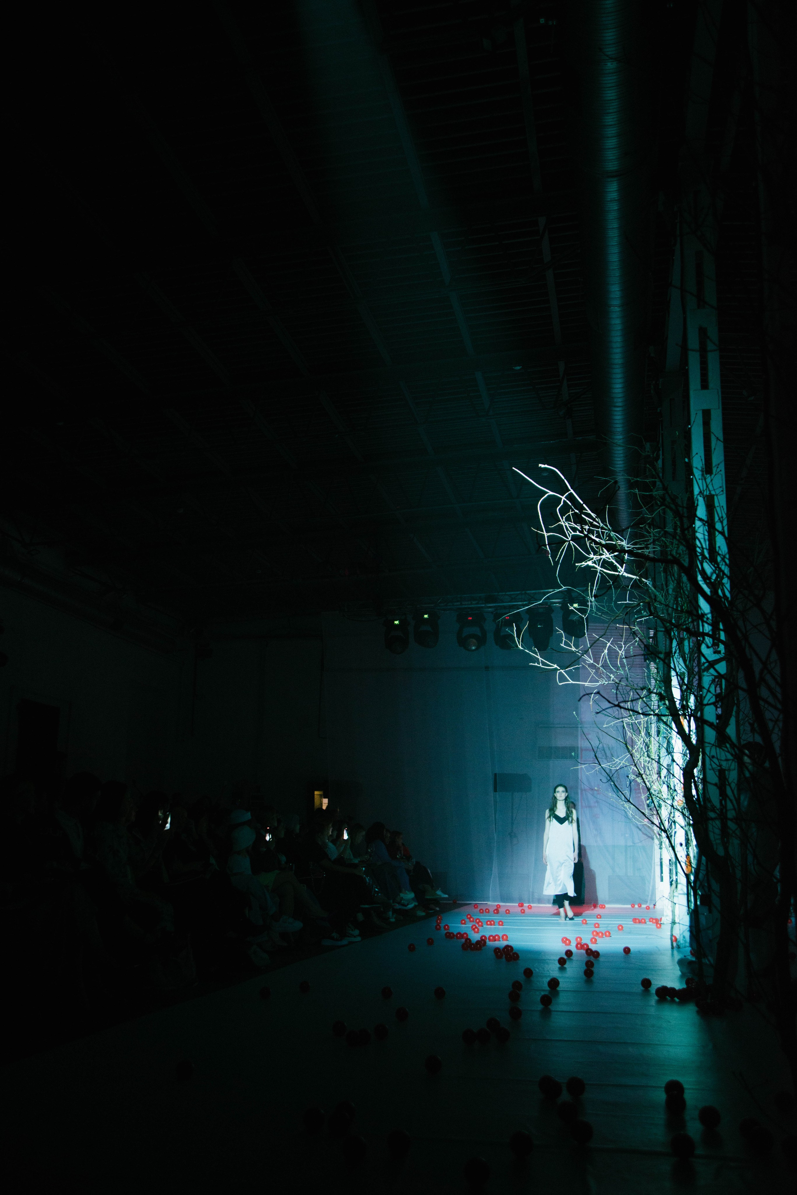 Показ «Красный Шум». Ксения Glossa. Портретный и репортажный фотограф в Самаре