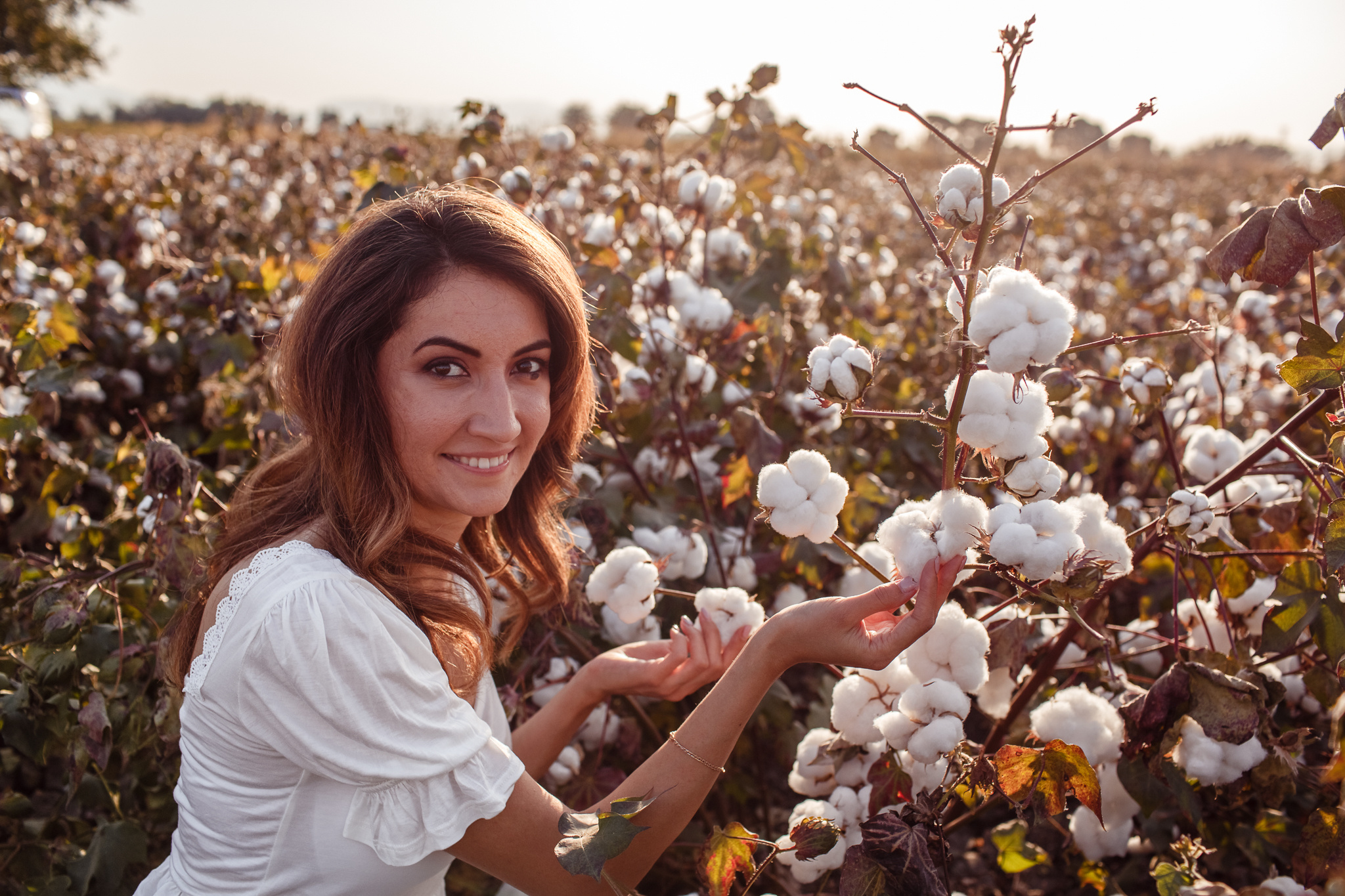 Photo session of Firuza in a cotton field. Professional family and children’s photographer in Izmir Irina Eron