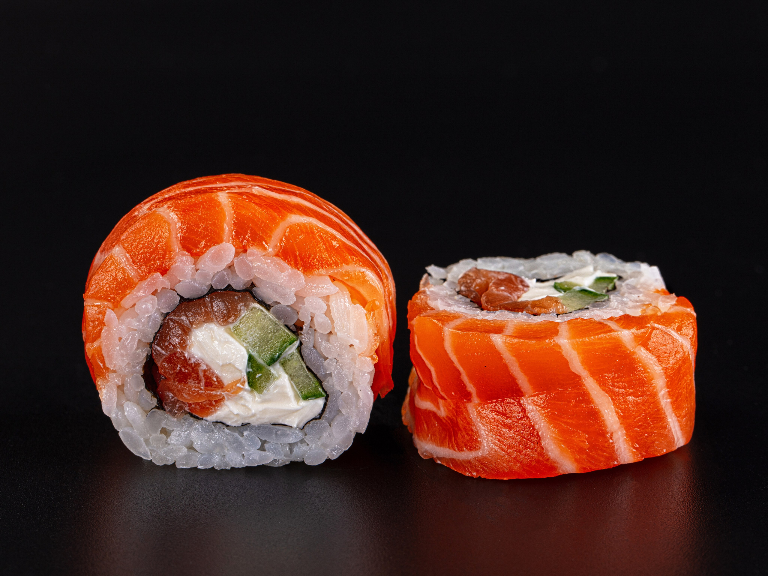 Фотосъемка суши и роллов. Заказ по тел.: +7 (906) 006-90-22. Фуд-фотограф Андрей Старостин — съемка еды в Москве. 9000 руб. в час