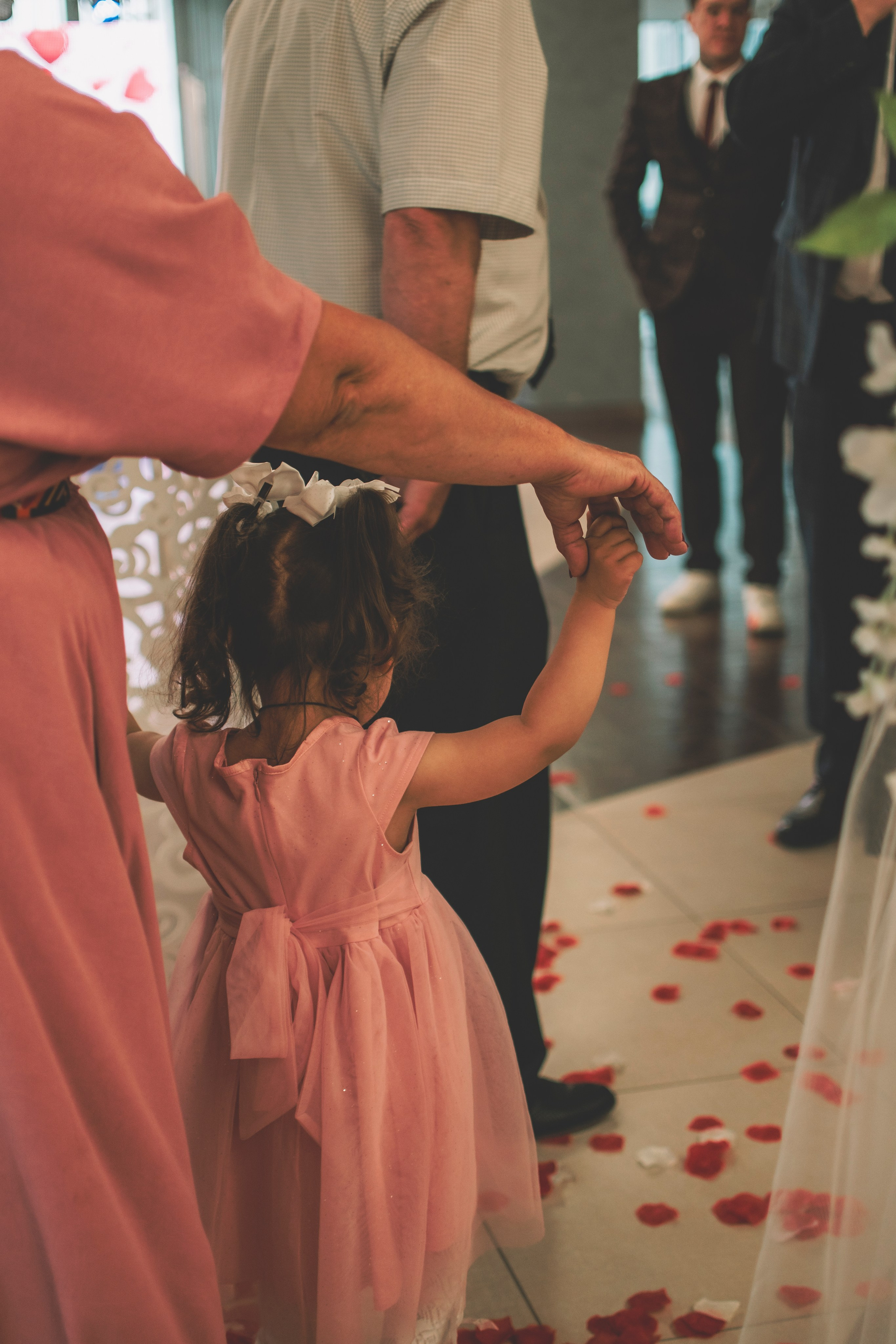 Альберт и Анастасия (Студийная фотосессия, роспись в ДК Нефтяник + фотосессия с гостями). Семейный и свадебный фотограф Губкинский и Ставрополь