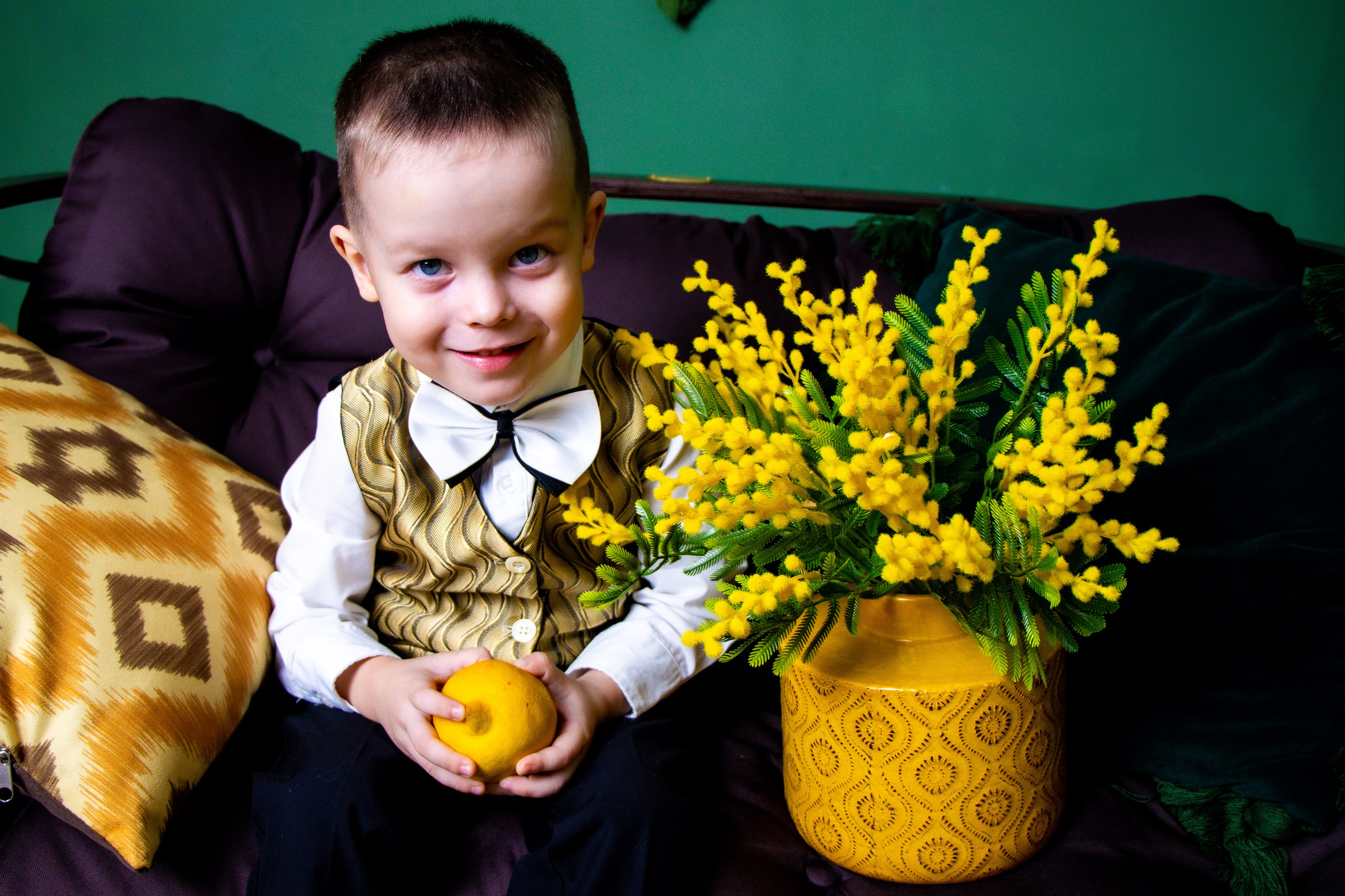 Семейная съемка с мимозой. Фотограф Татьяна Матрос