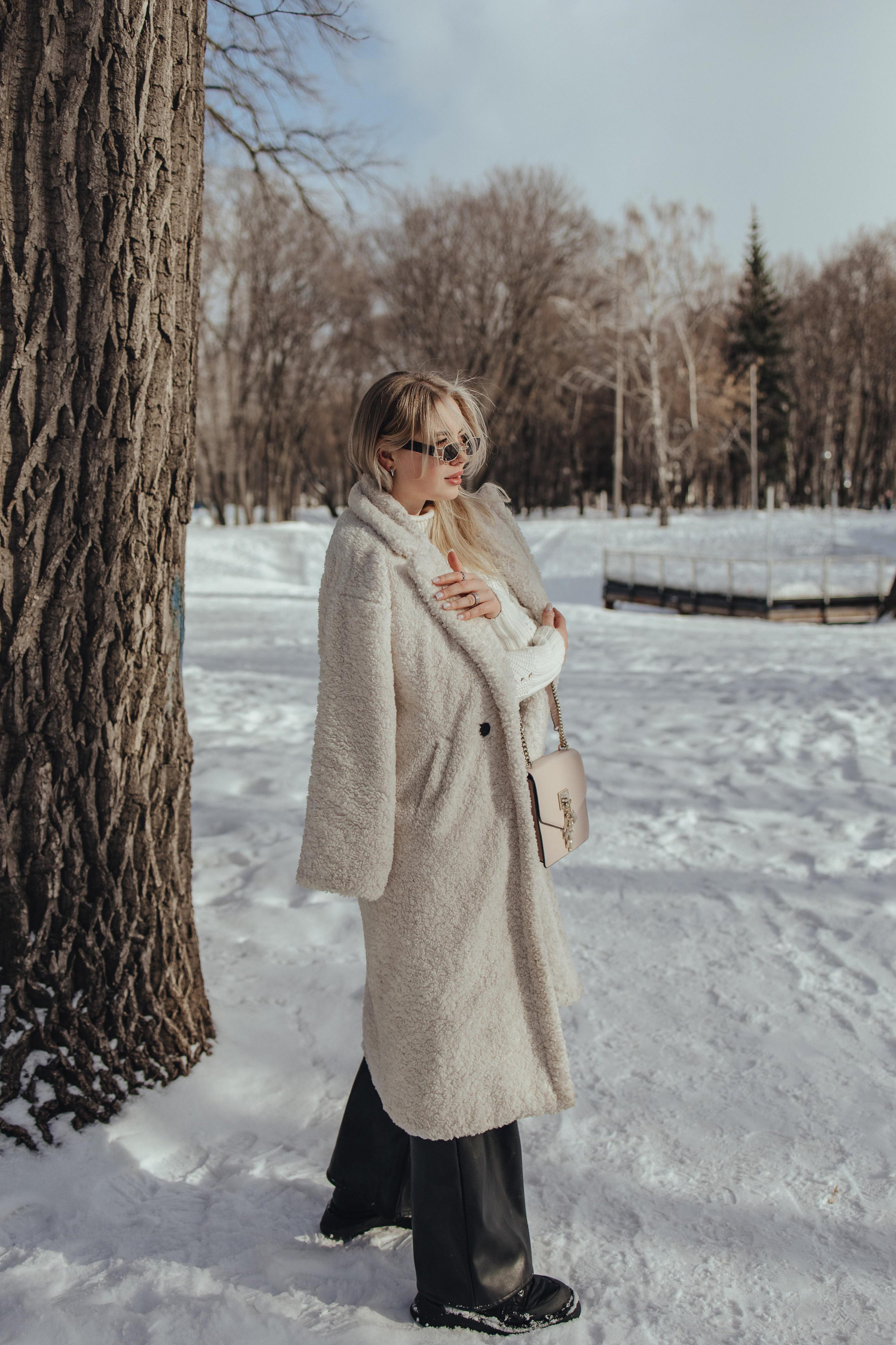 Эмма. Прогулка в снежном парке. Фотограф Ксения Железникова