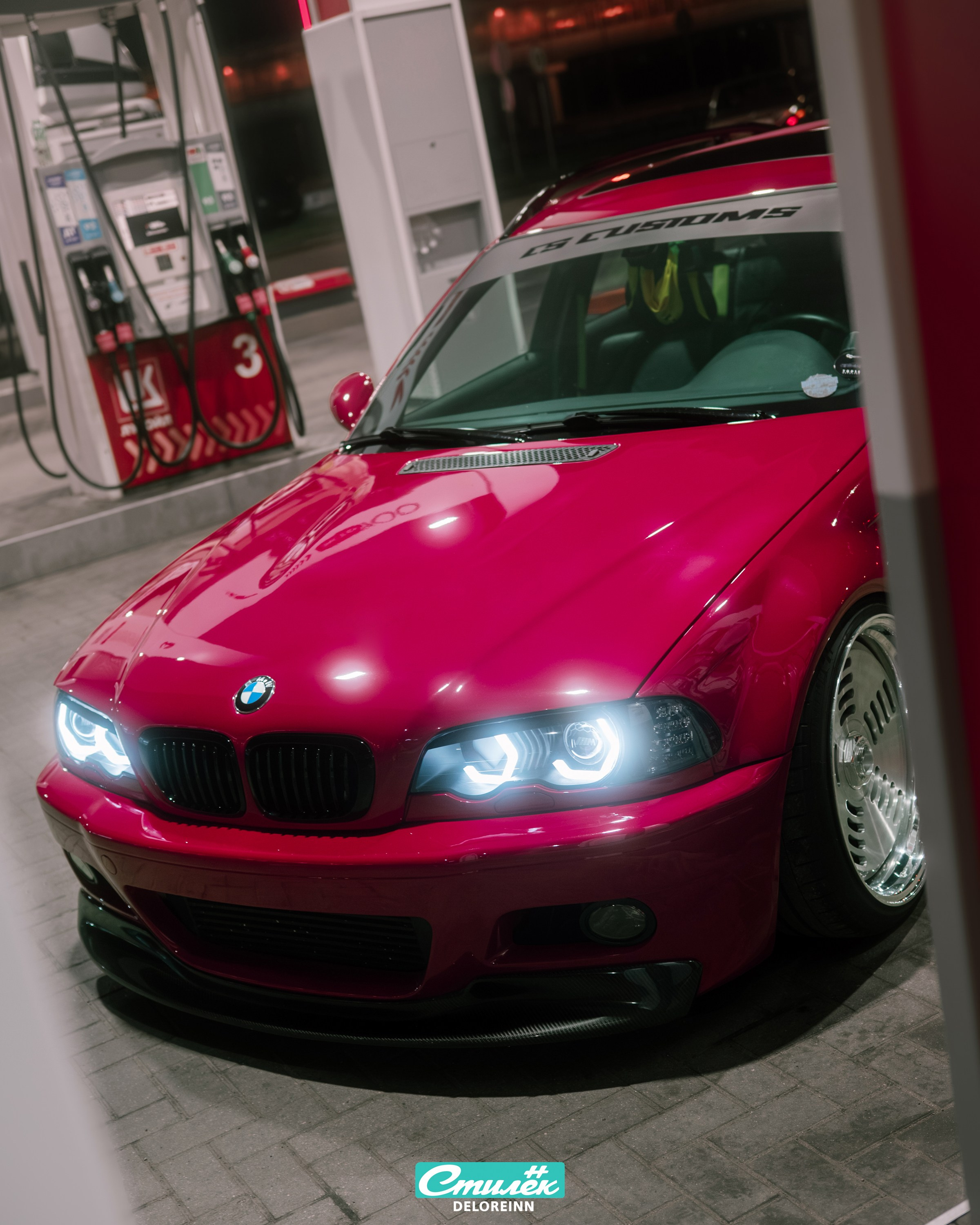 Pink BMW E46 Touring from Finland. DeLorein