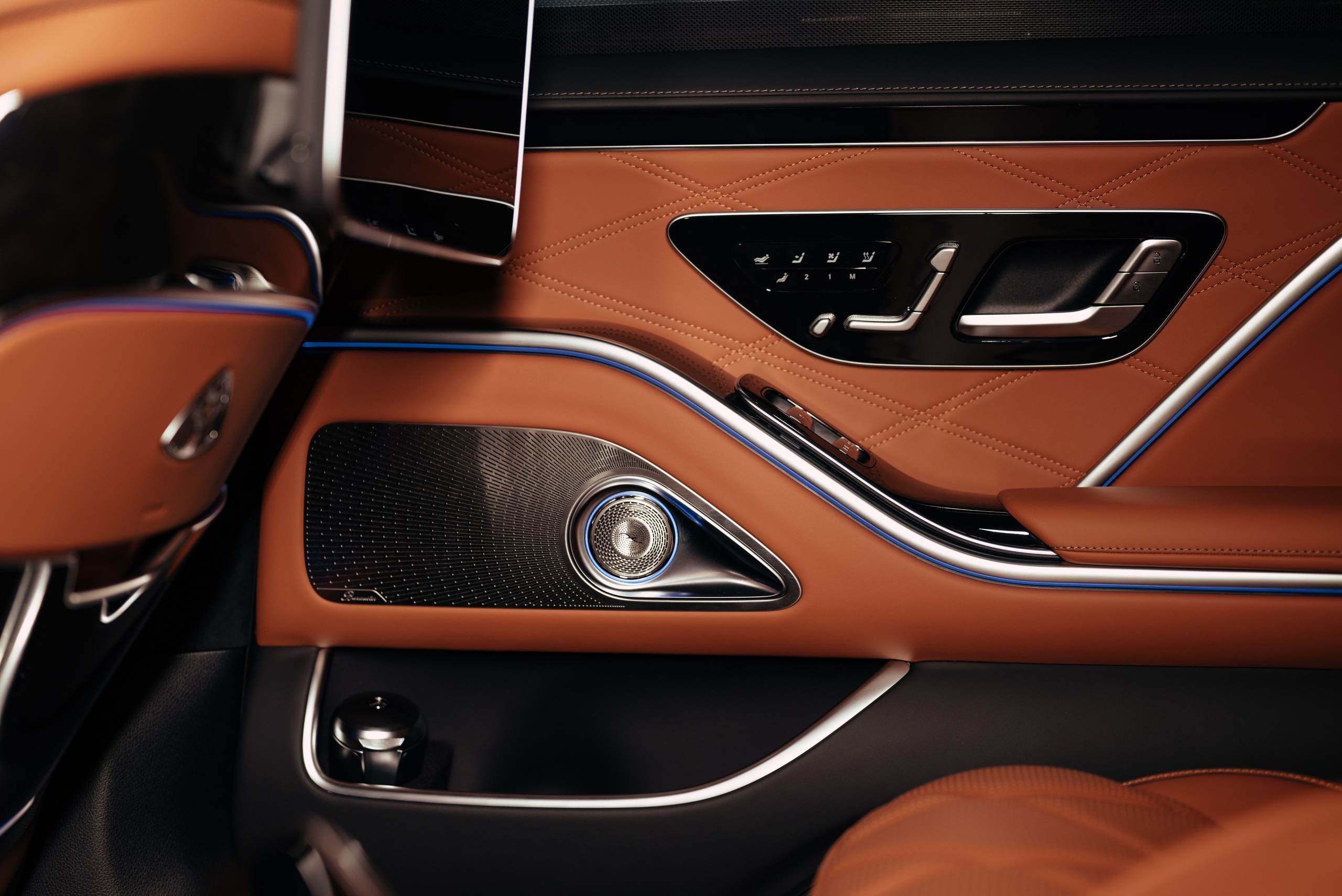 Mercedes Maybach v12 Black. DeLorein