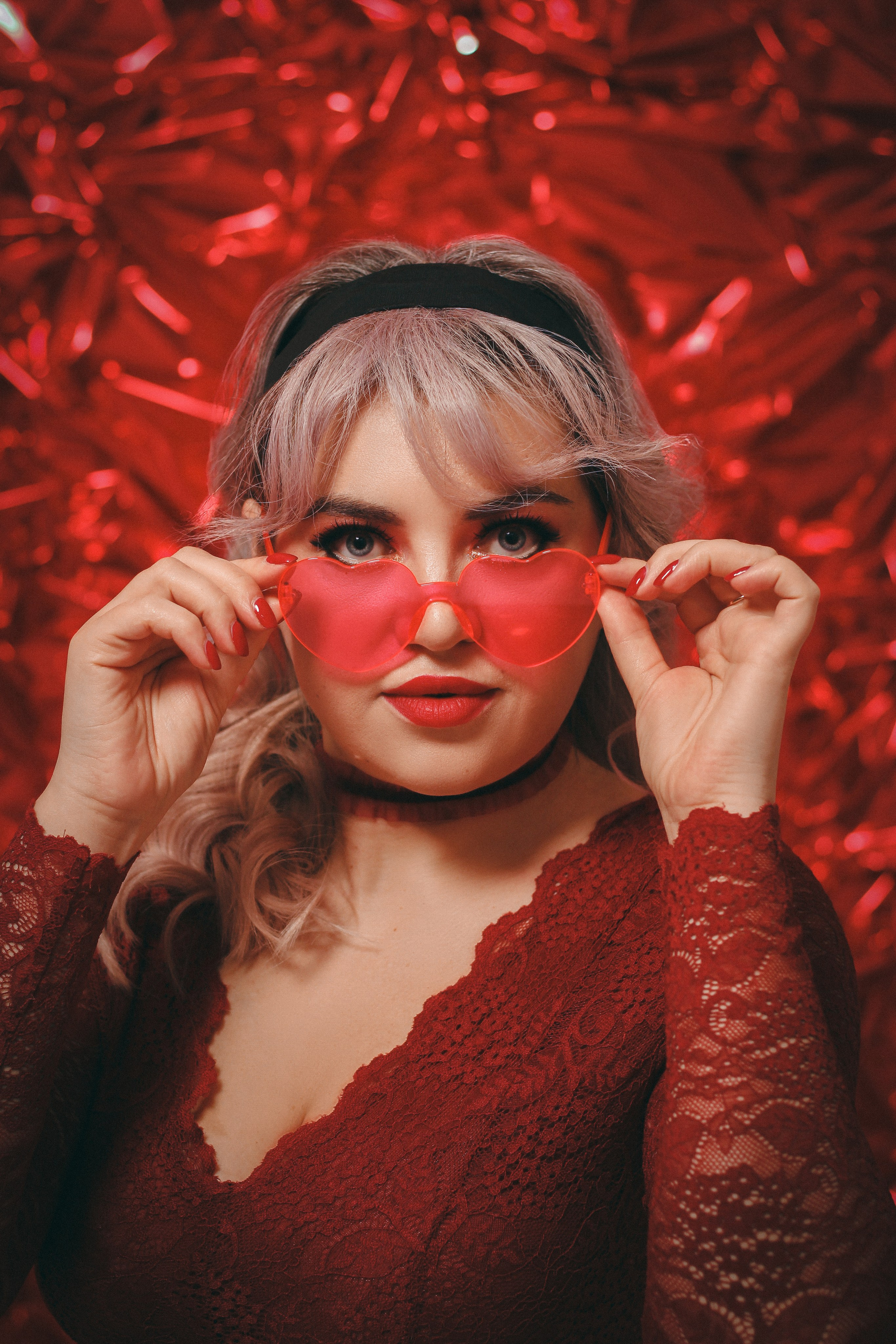 Девушка в красном. Фотограф Красноярск