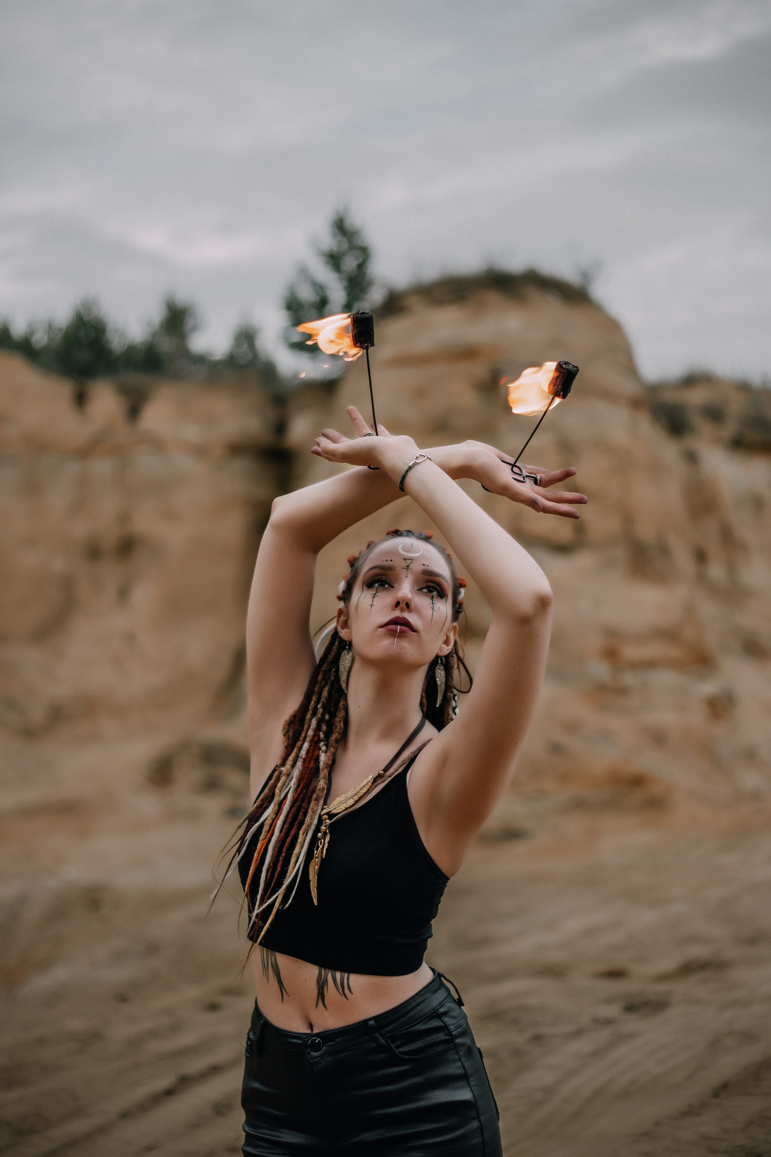 Марина. Фотосессия с фаерами. Фотограф Регина Крикунова г. Красноярск