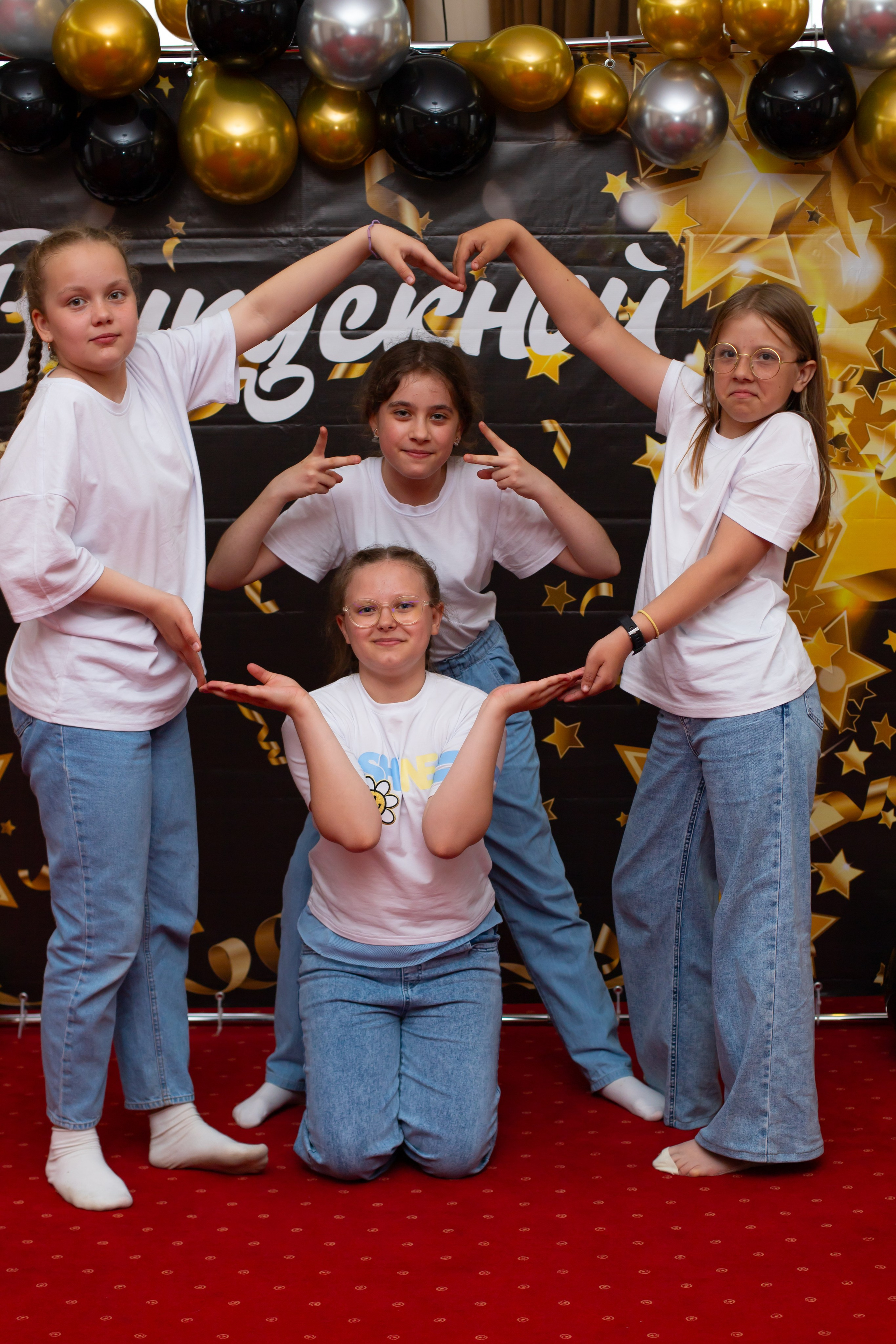 Выпускной 4 класс. Фотосессия под любой запрос в Красноярске. т+79237847111