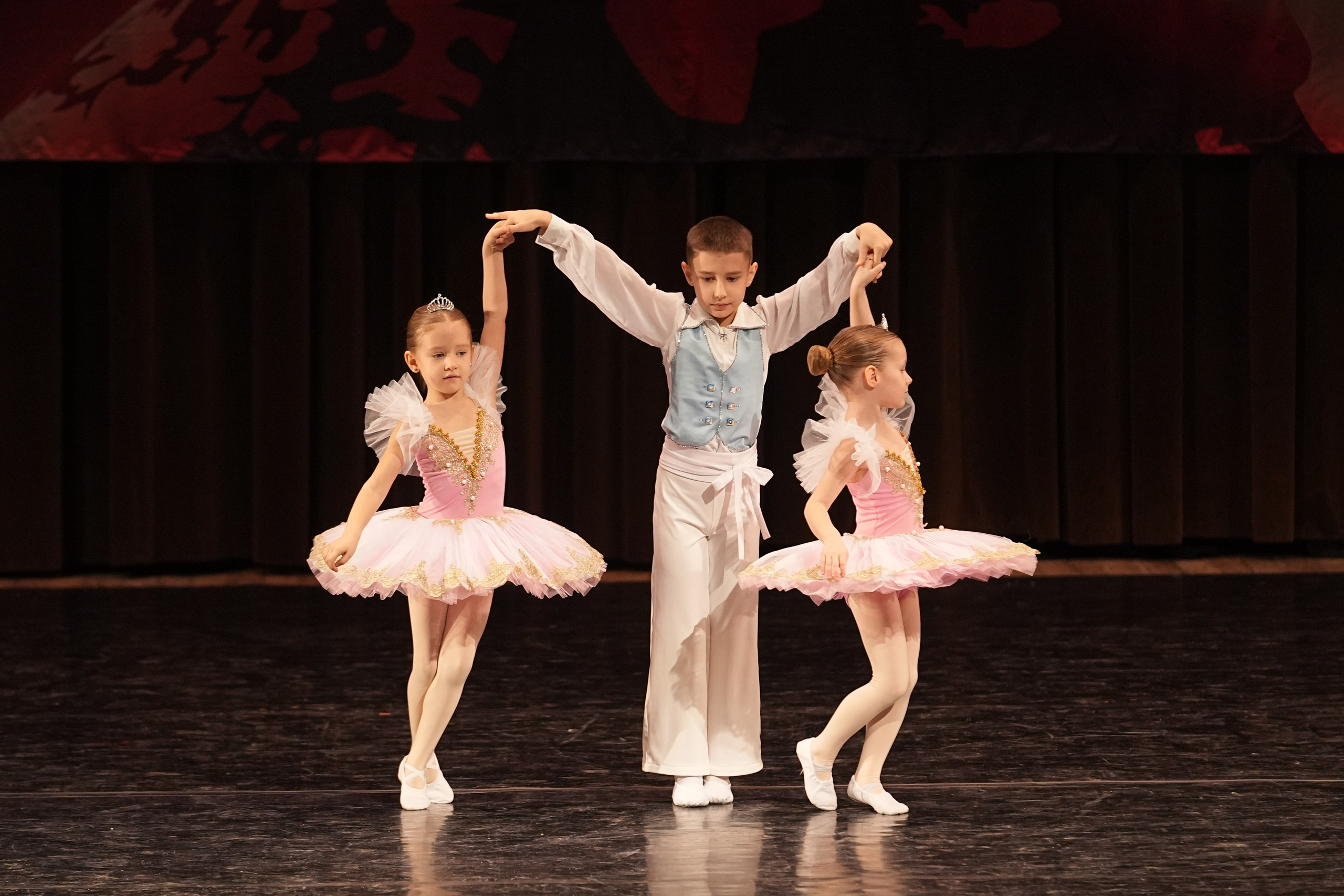 7 декабря, блок 1, г. Москва. Золотое яблочко