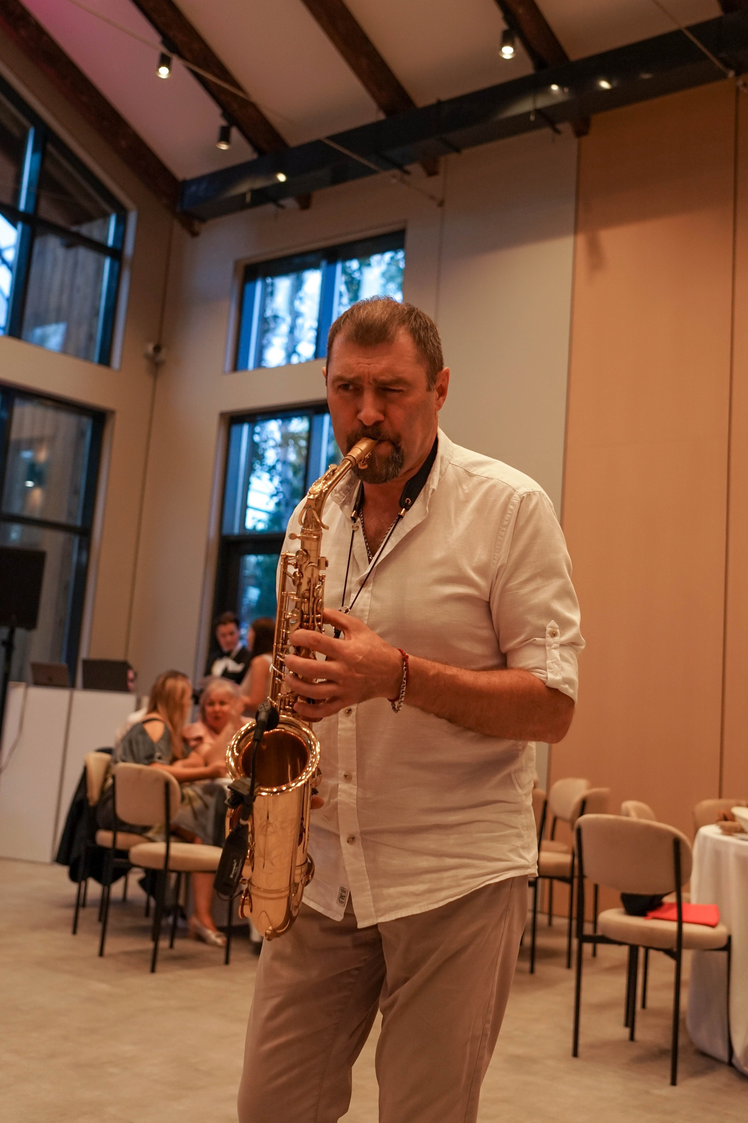 Лиза и Сережа: регистрация, прогулка и банкет. Фотограф в Иркутске