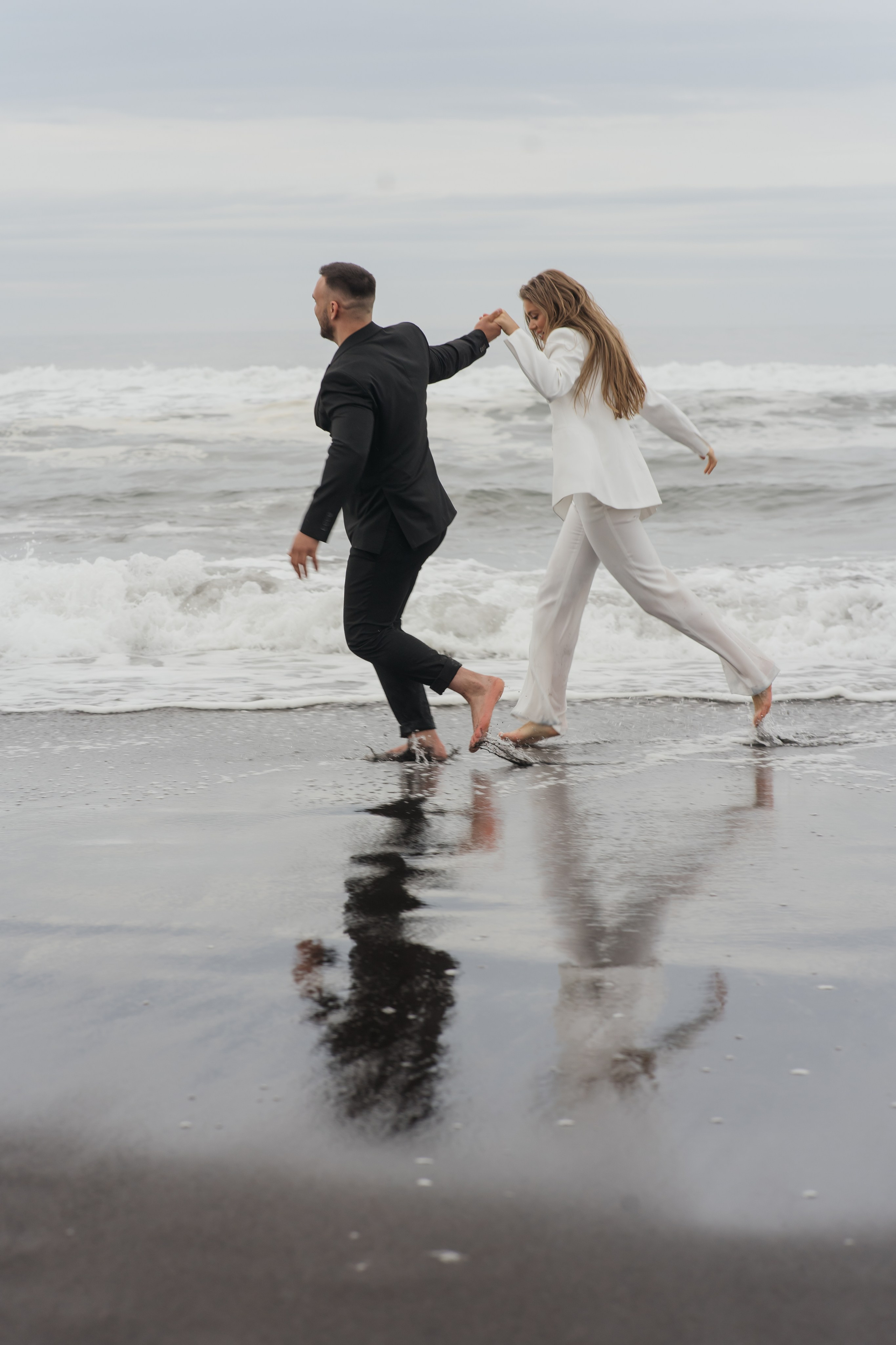 Камчатка (Халактырский пляж). Свадебный фотограф Наталья Помазкина | Репортаж Екатеринбург Москва