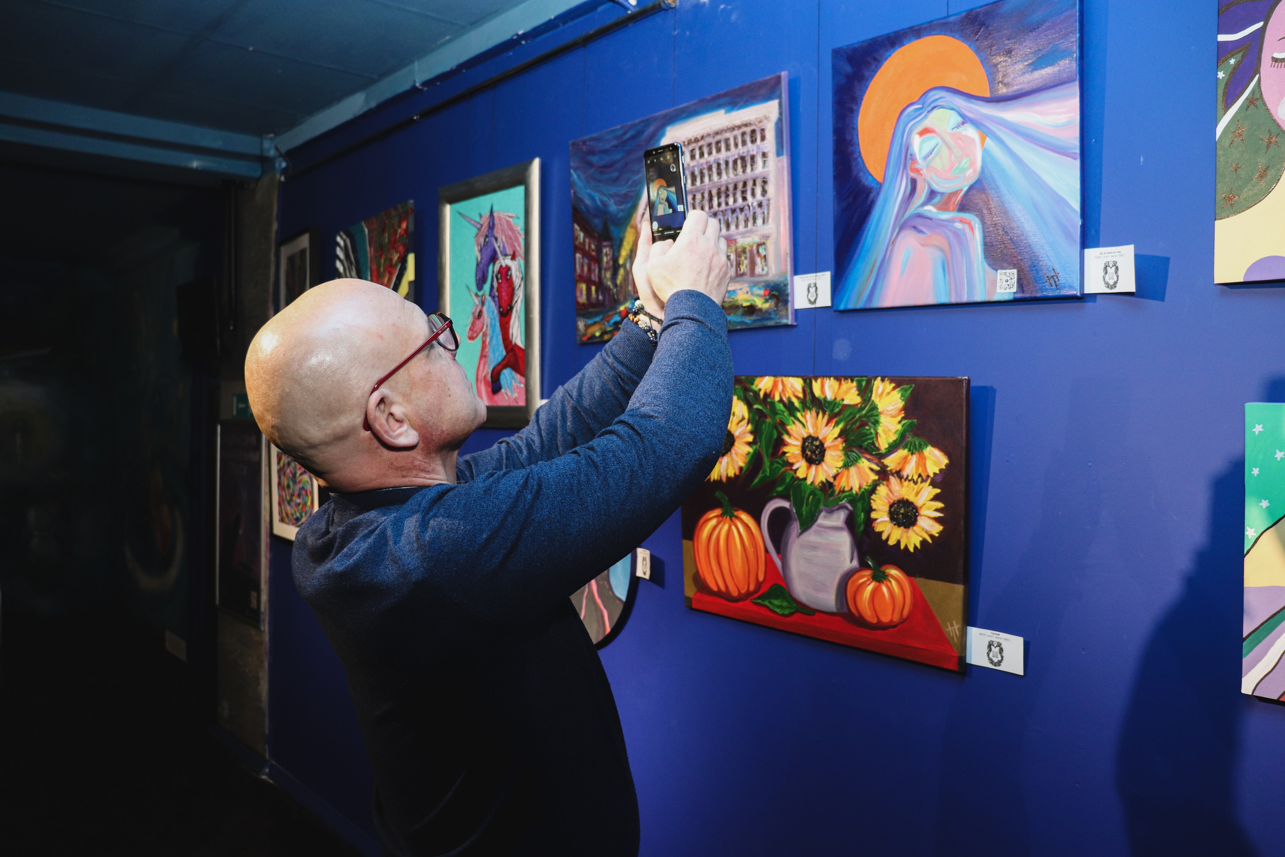 Выставка «ЧТО-ТО НА ЯРКОМ». Ивентный фотограф в Санкт-Петербурге Олег Комков